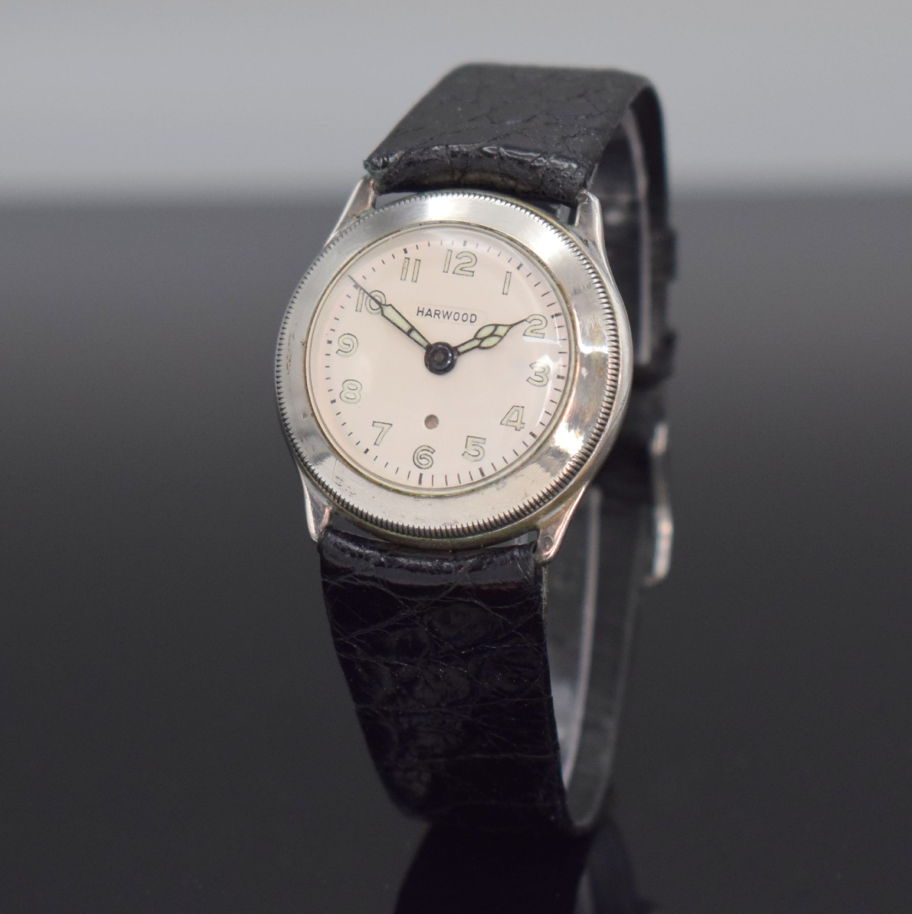 Detail c: HARWOOD frühe automatische Armbanduhr, Schweiz um 1930, Hammerautomatik, Silbergeh., Boden & Glasrand aufgedr., Zeigerst. über Drehlünette, silb. ...