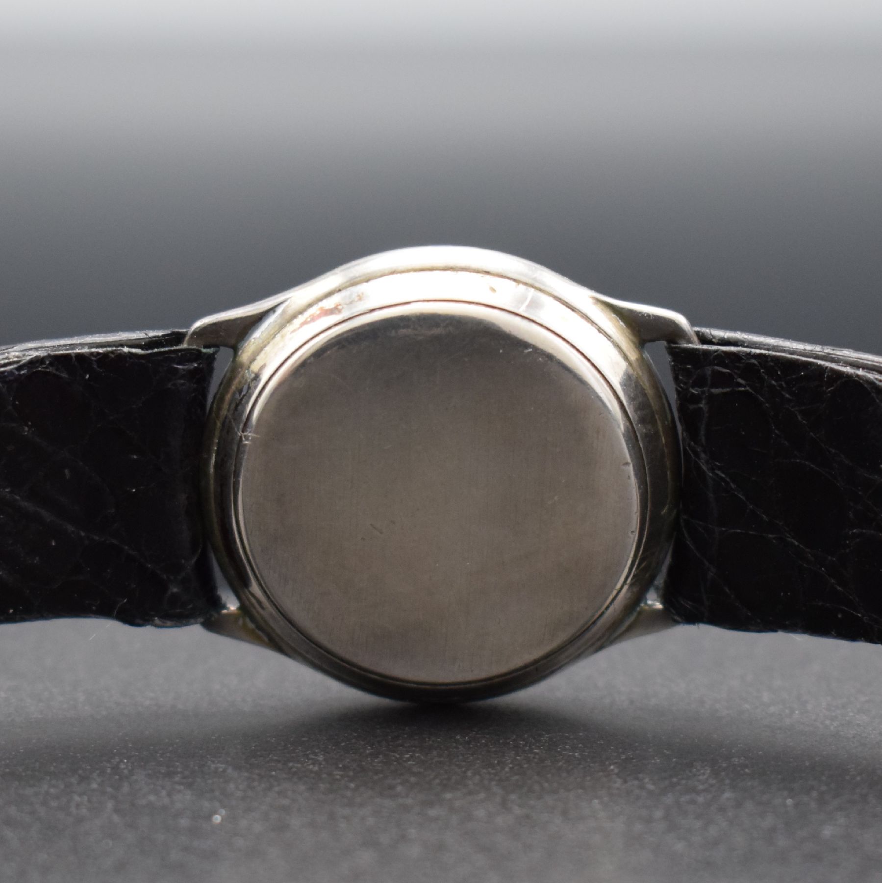 Detail d: HARWOOD frühe automatische Armbanduhr, Schweiz um 1930, Hammerautomatik, Silbergeh., Boden & Glasrand aufgedr., Zeigerst. über Drehlünette, silb. ...