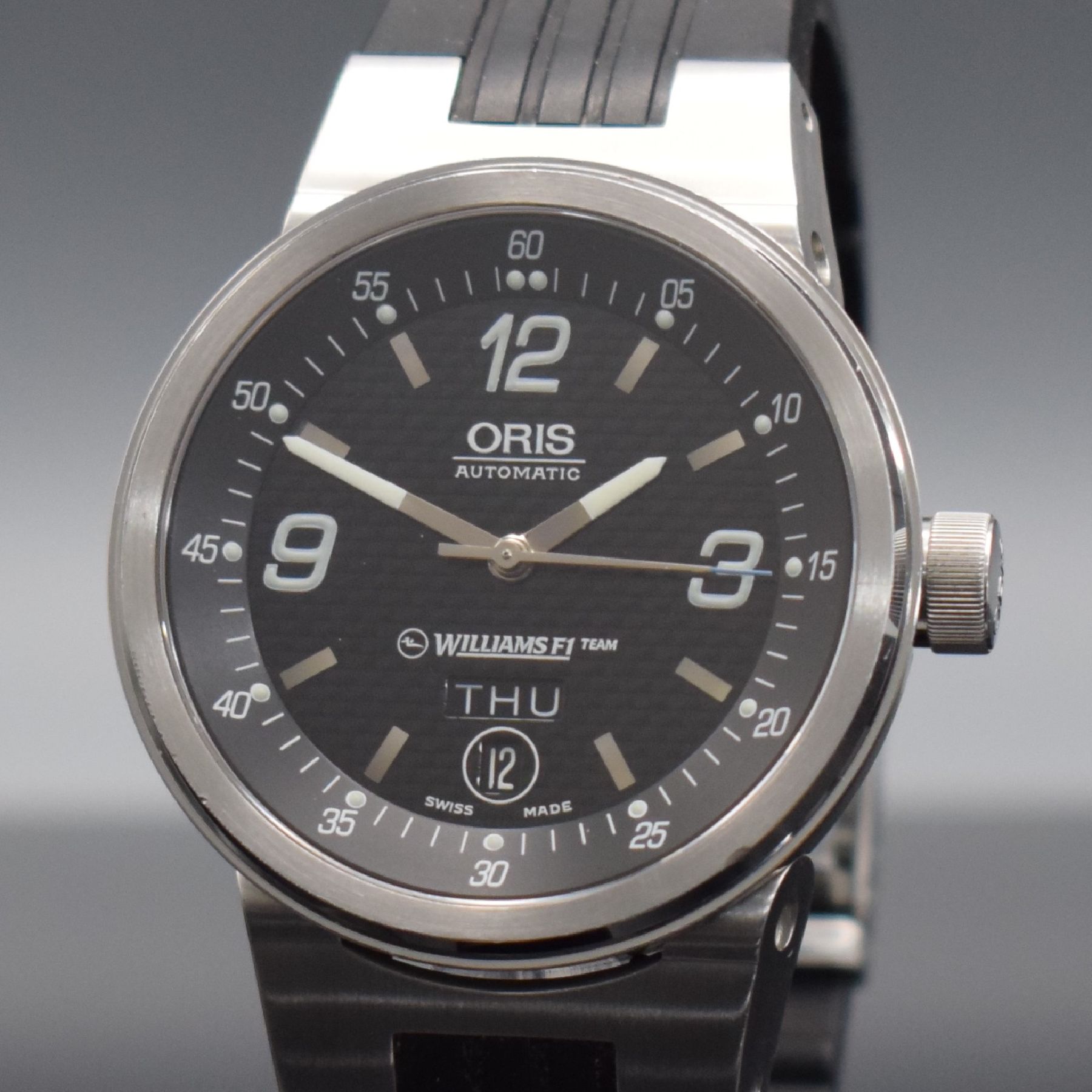 Detail c: ORIS Herrenarmbanduhr aus der Serie WILLIAMS F1 Team, Schweiz um 2007, Automatik, Ref. 7560, beids. vergl. Edelstahlgeh., Boden verschr., Boden ...