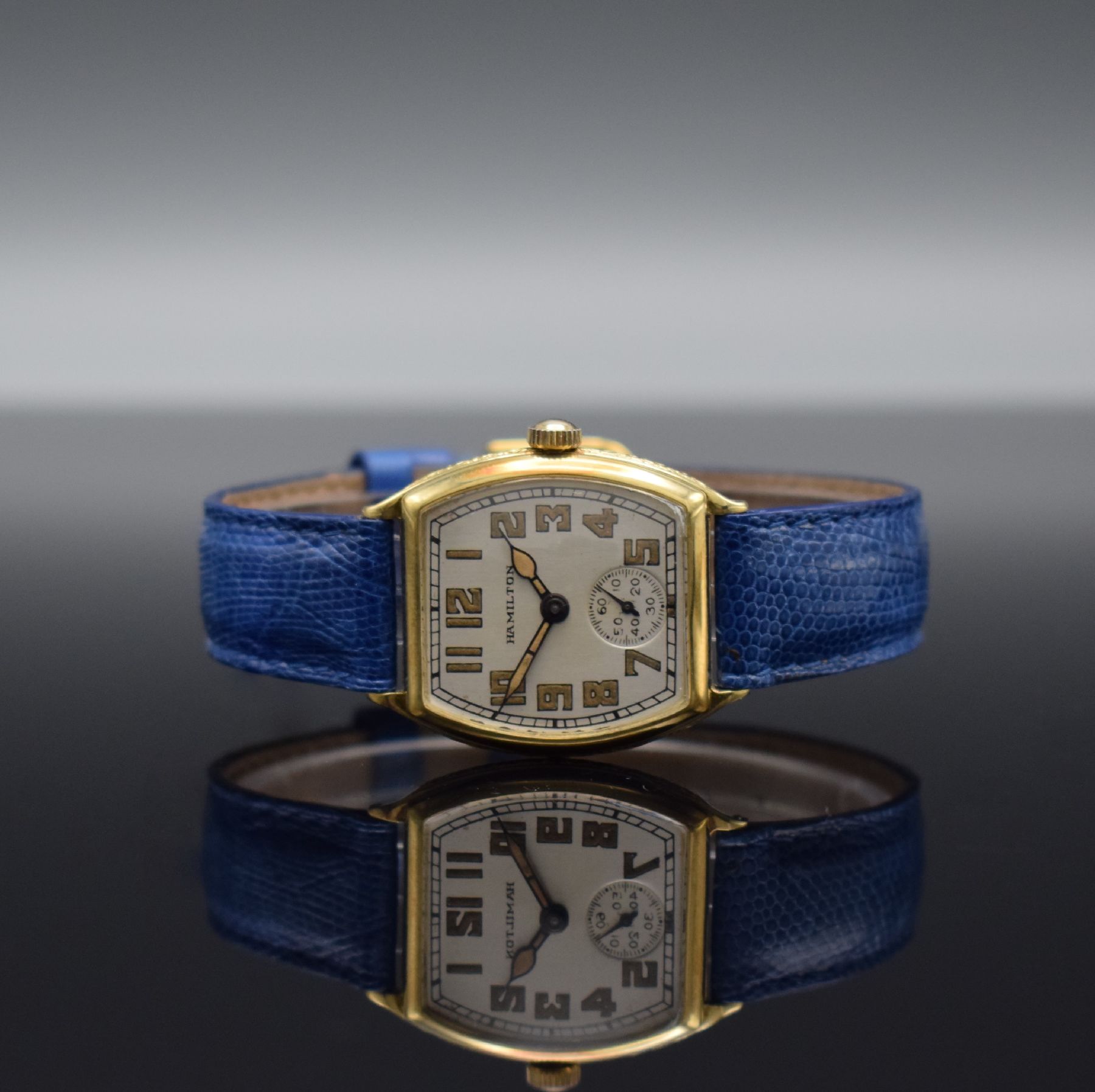 HAMILTON Watch Co. Armbanduhr in GG 585/000, USA um 1929, Handaufzug, 3-teil. Gehäuse, Boden & Glasrand aufgedr., silb. Zifferbl. m. arab. Zahlen, ...