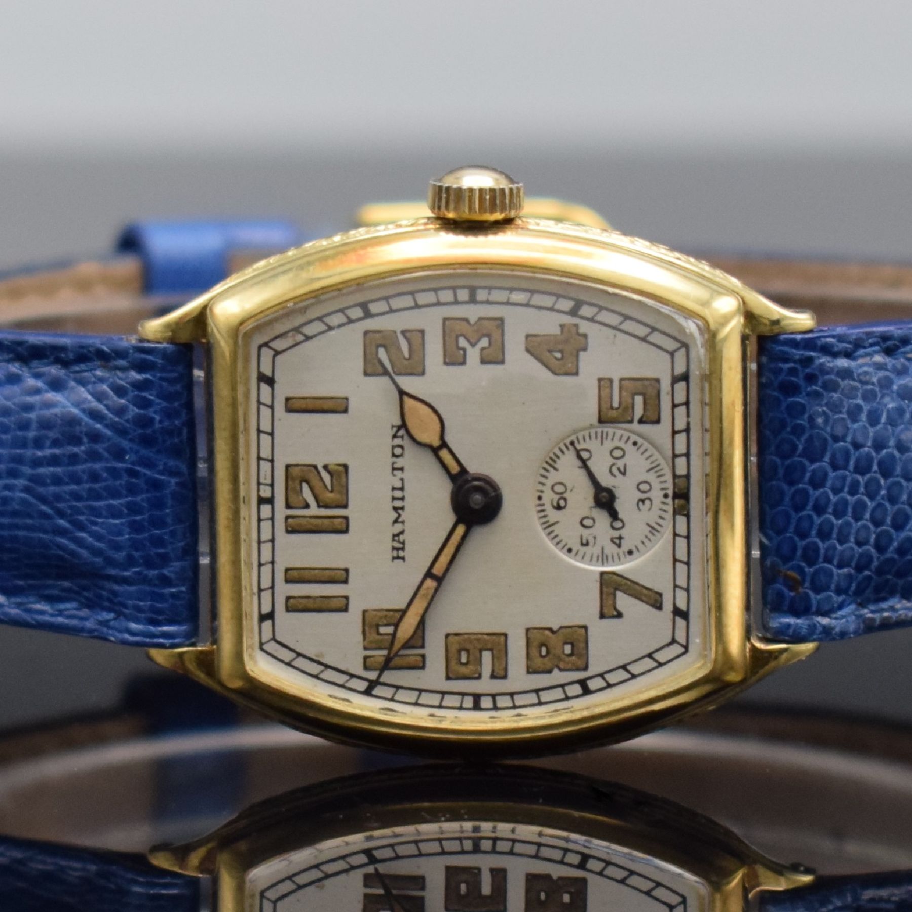 Detail a: HAMILTON Watch Co. Armbanduhr in GG 585/000, USA um 1929, Handaufzug, 3-teil. Gehäuse, Boden & Glasrand aufgedr., silb. Zifferbl. m. arab. Zahlen, ...
