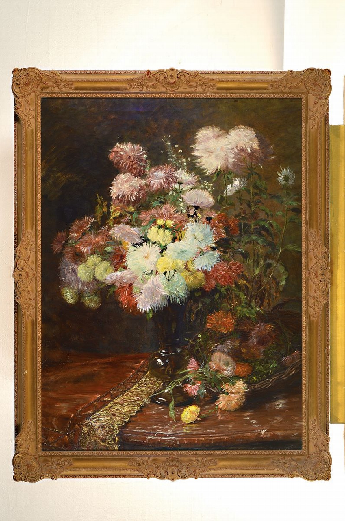 Detail k: Mathilde Kopp, geb. 1836 in Erlangen, Üppiges Blumenstillleben mit Blumen in Vase und Korb, Öl/Lwd, seitlich links signiert, ca. 90x70cm, R. ca. ...