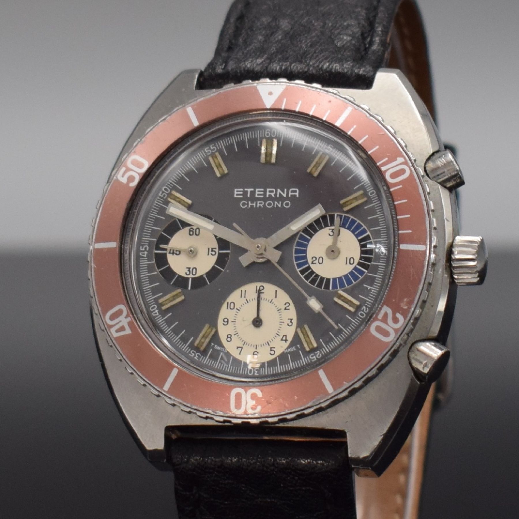 Detail c: ETERNA Schaltradchronograph Kaliber Valjoux 726, Handaufzug, Schweiz um 1970, Ref. 154 FTP - 3, Edelstahlgeh., Boden verschr., kupferfarb. Lünette ...