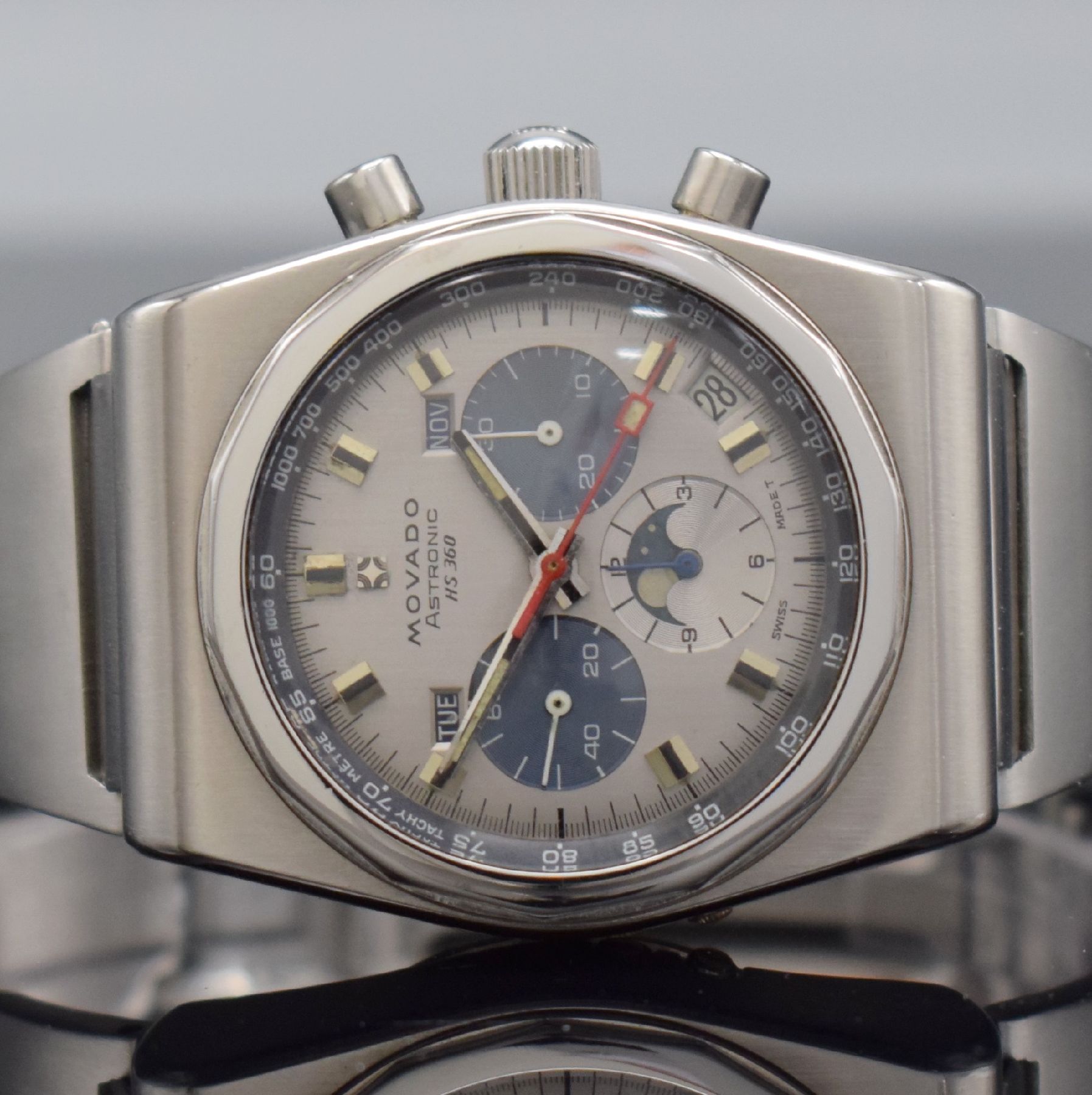 Detail a: MOVADO Astronic Schaltradchronograph mit Vollkalenderanzeige Kaliber 3019PHF, Automatik, Schweiz um 1975, Ref. 01.0010.436, massives Edelstahlgeh. ...