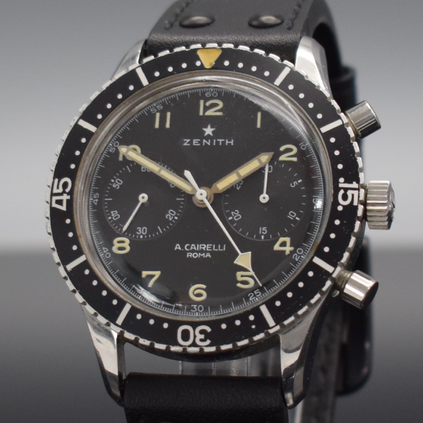 Detail c: ZENITH CRONOMETRO TIPO CP-2 seltener Schaltradchronograph für A. Cairelli Roma, Handaufzug, Schweiz um 1965, unpoliertes, verschr. Geh., schwarze, ...
