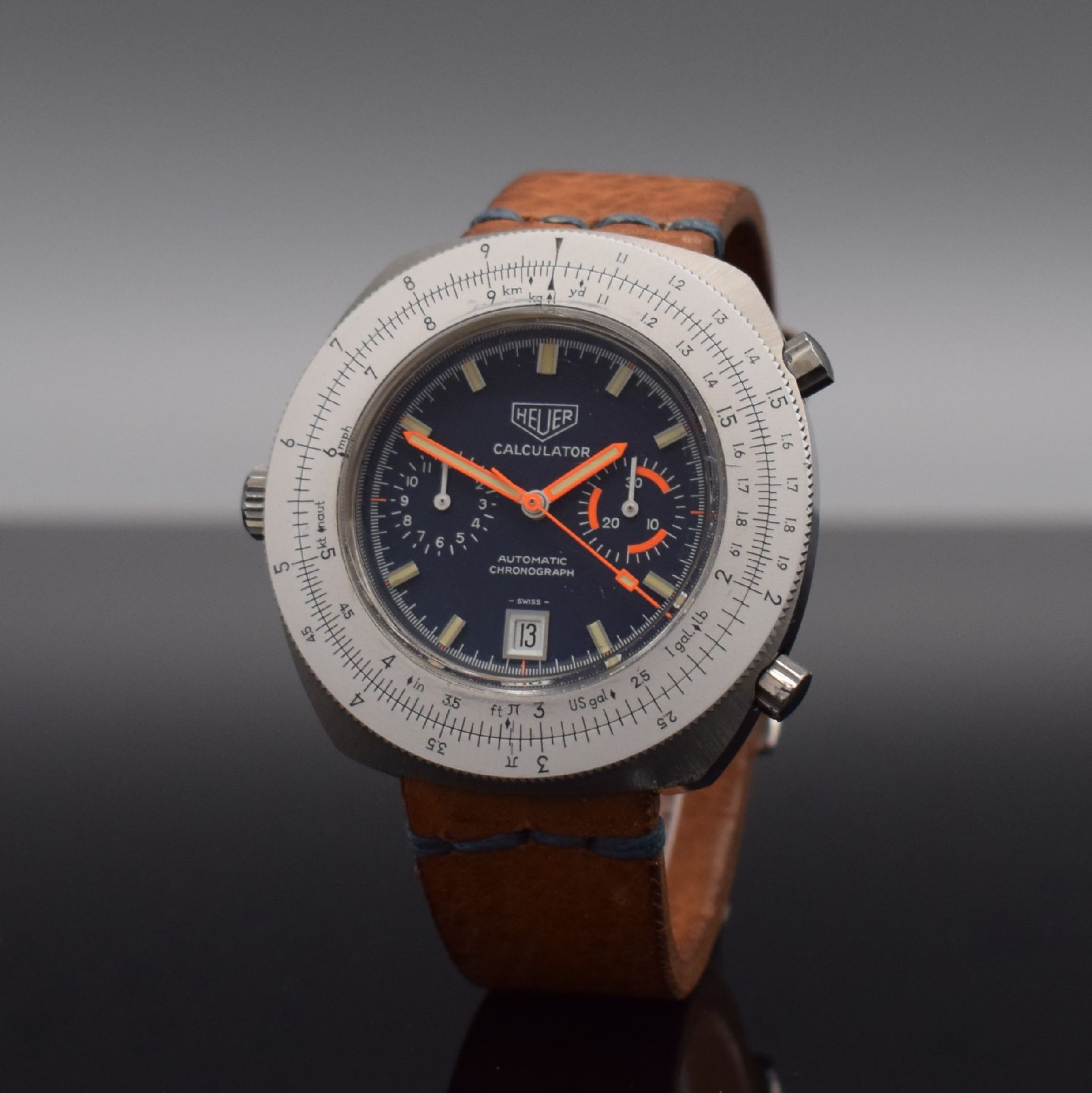 Detail c: HEUER Calculator Armbandchronograph Referenz 10.633, Automatik, Schweiz um 1975, massives, unpoliertes Edelstahlgeh., orig. Drücker & Krone, Boden ...