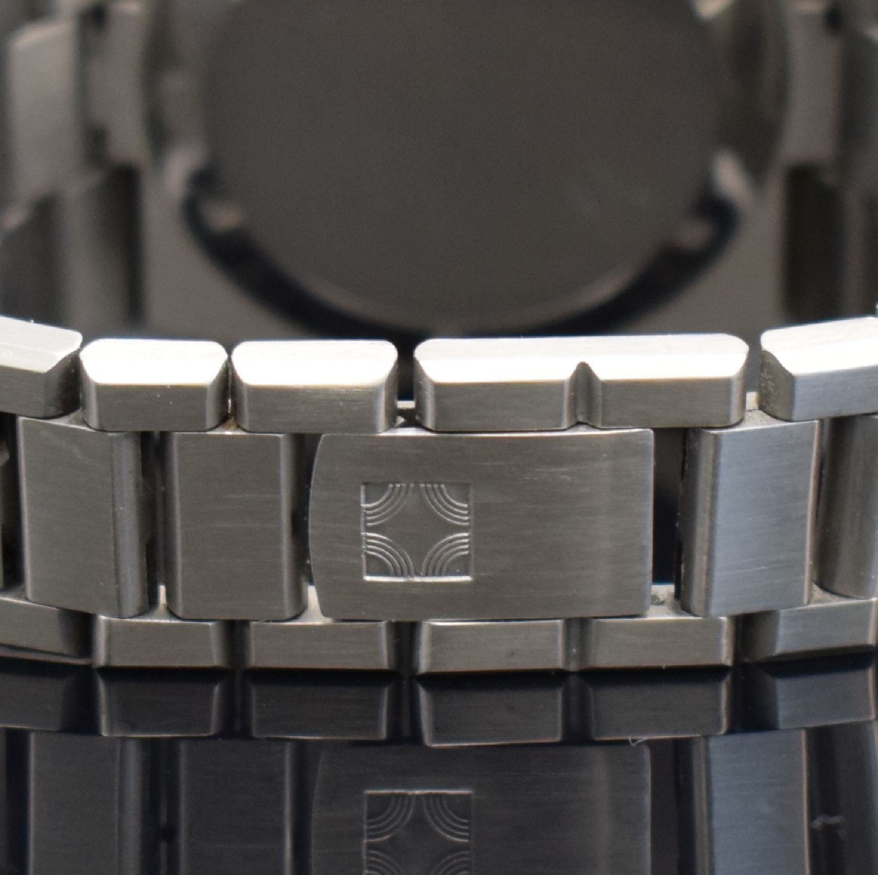 Detail d: ZENITH "TV" El Primero Schaltradchronograph Referenz 01-0200-415, Automatik, Schweiz um 1975, massives Edelstahlgeh. inkl. orig. ...