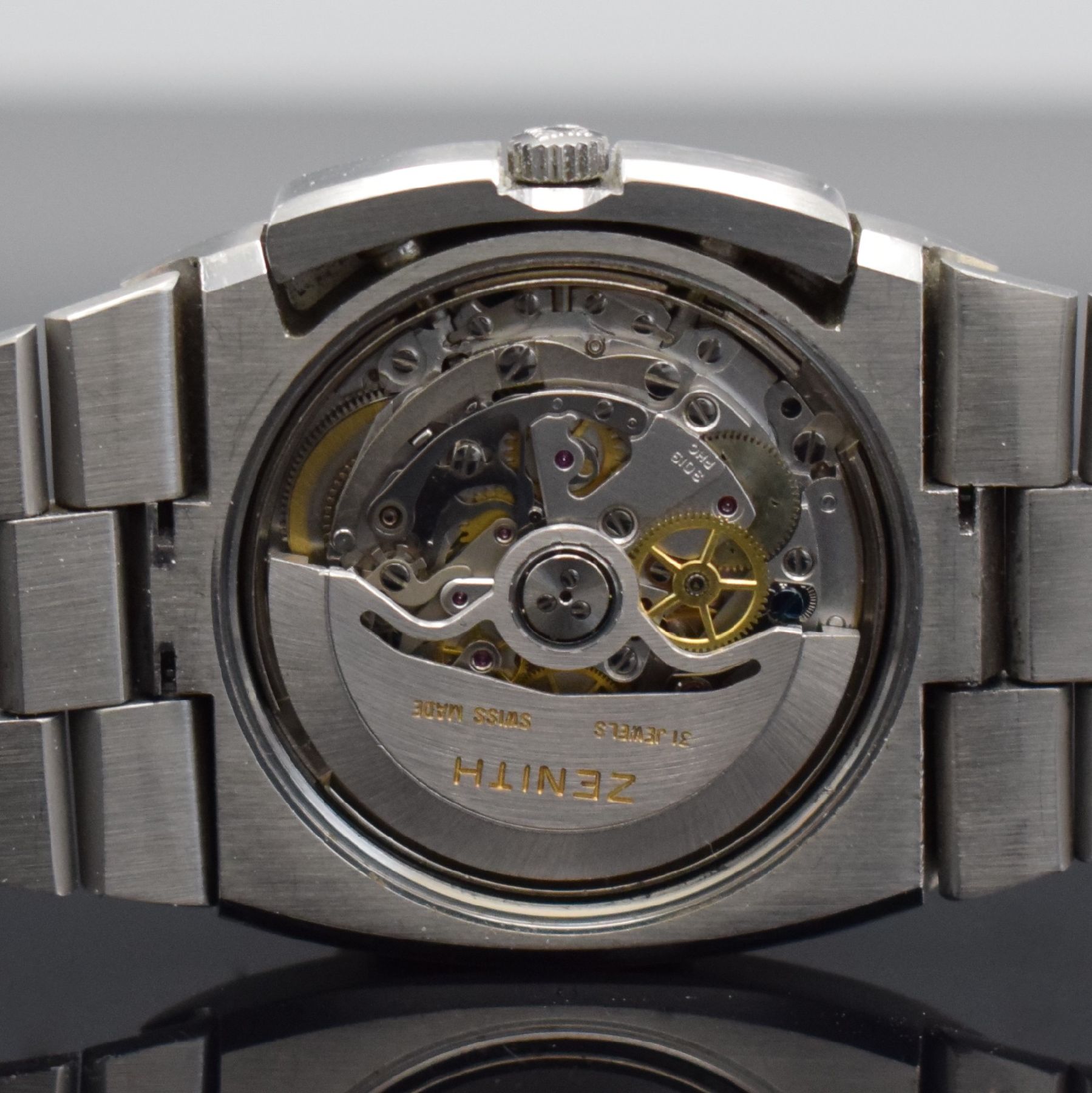 Detail g: ZENITH "TV" El Primero Schaltradchronograph Referenz 01-0200-415, Automatik, Schweiz um 1975, massives Edelstahlgeh. inkl. orig. ...