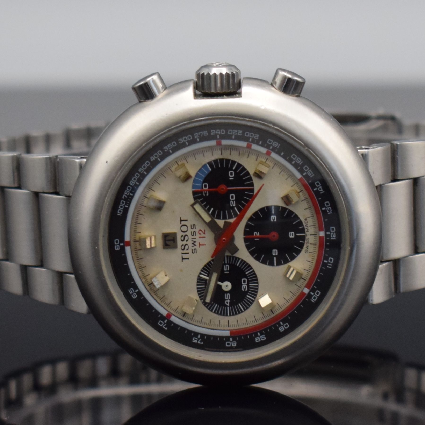 Detail a: TISSOT T12 Armbandchronograph "UFO" Kaliber Lemania 873 Referenz 40505, Handaufzug, Schweiz um 1970, Boden aufgedr., orig. Gay Freres ...