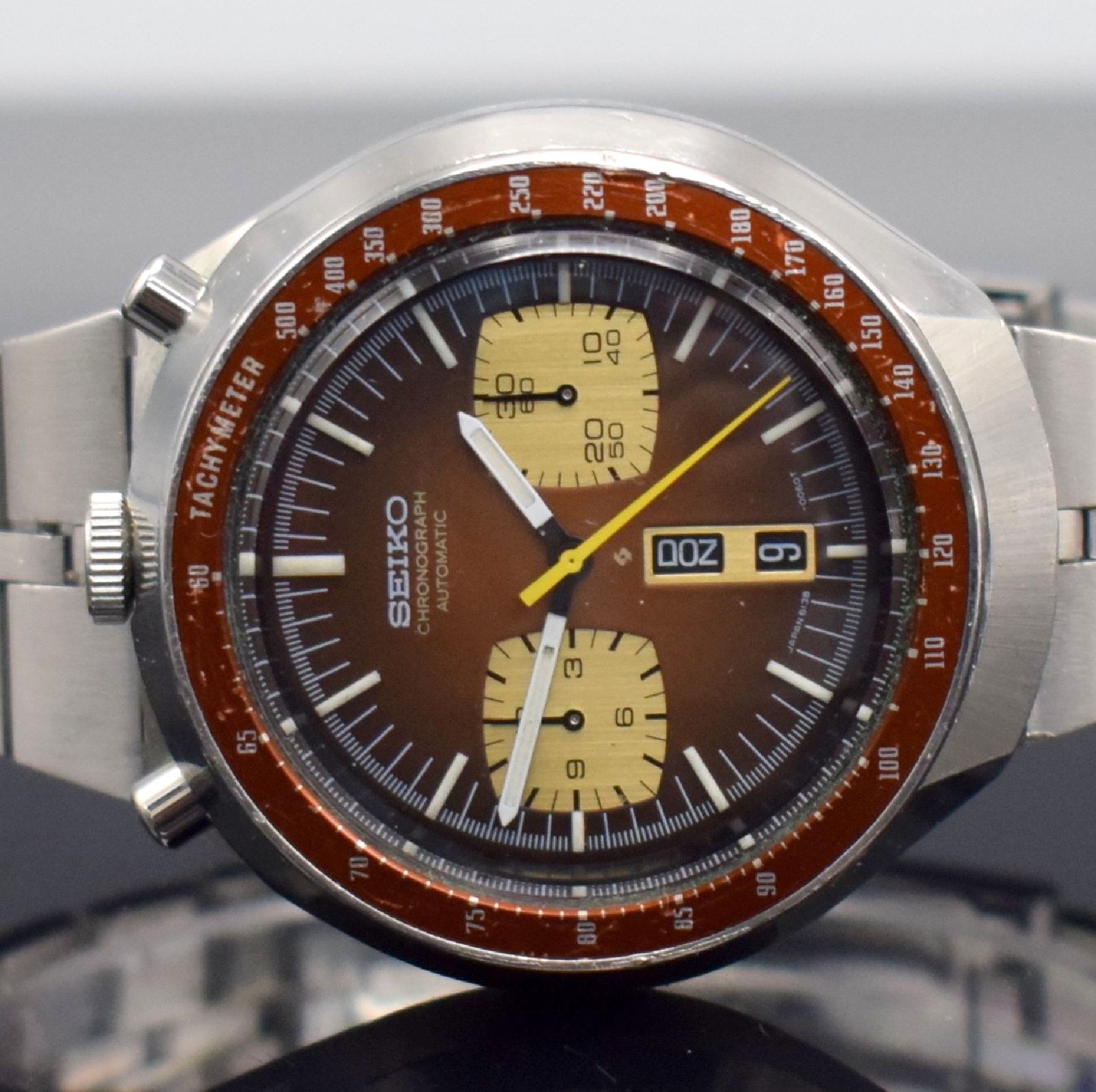 Detail a: SEIKO Schaltradchronograph "Bullhead" Referenz 6138-0040, Automatik, Japan um 1975, verschr. Edelstahlgeh. inkl. orig. Gliederband m. ...