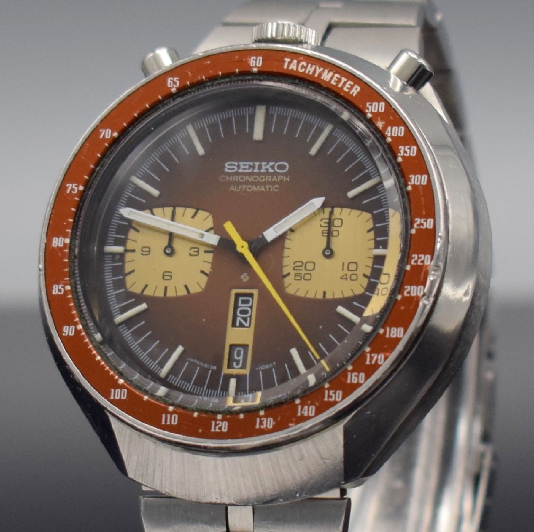 Detail c: SEIKO Schaltradchronograph "Bullhead" Referenz 6138-0040, Automatik, Japan um 1975, verschr. Edelstahlgeh. inkl. orig. Gliederband m. ...