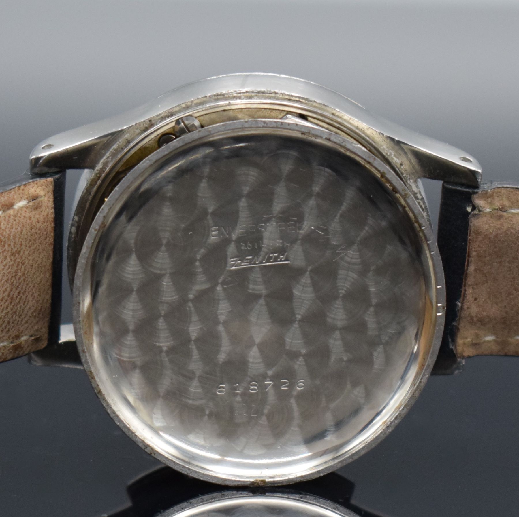 Detail g: ZENITH Schaltradchronograph Kaliber 146 in Stahl, Handaufzug, Schweiz um 1945, 3-teil. Geh., Boden & Glasrand aufgedr., silb. Zifferbl. rest., gebl. ...