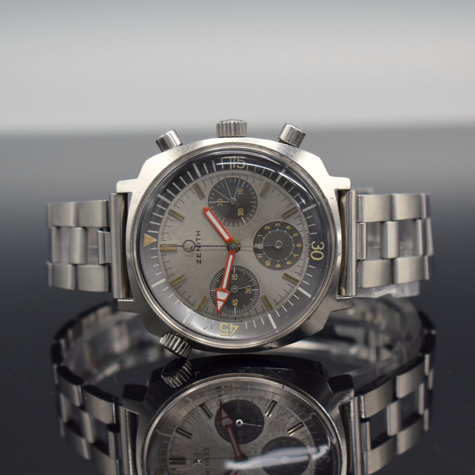 ZENITH Super Sub Sea seltener Schaltradchronograph Referenz A3736 in Stahl, Schweiz um 1968, massives Gehäuse mit innenliegender Drehlünette über ...