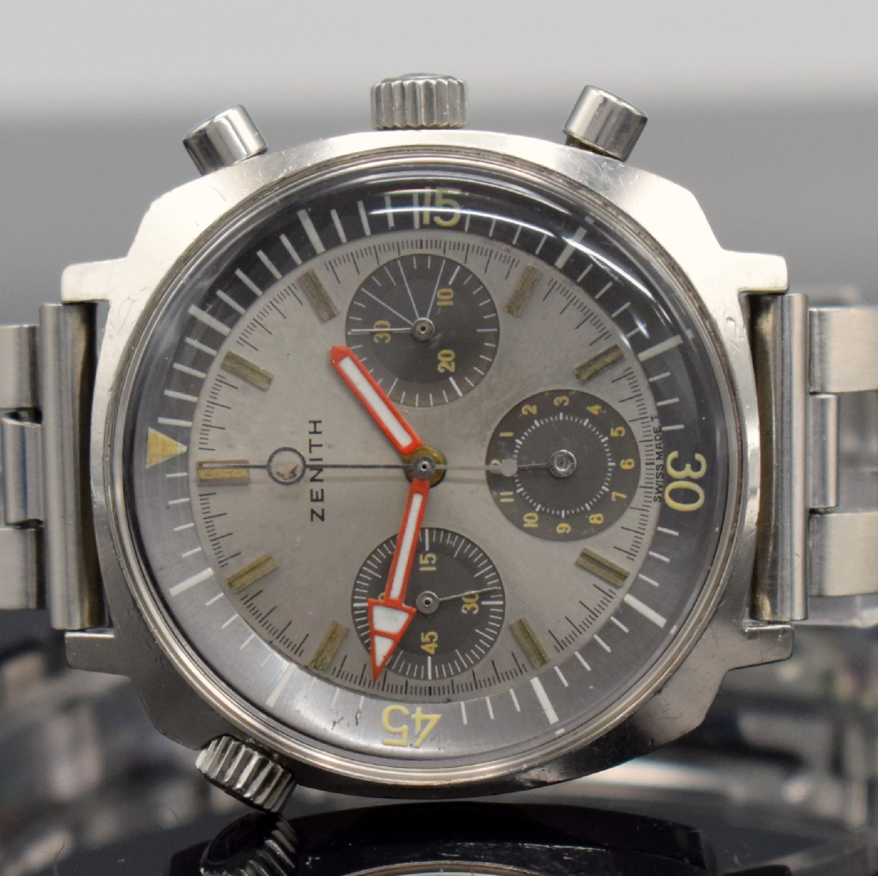 Detail a: ZENITH Super Sub Sea seltener Schaltradchronograph Referenz A3736 in Stahl, Schweiz um 1968, massives Gehäuse mit innenliegender Drehlünette über ...