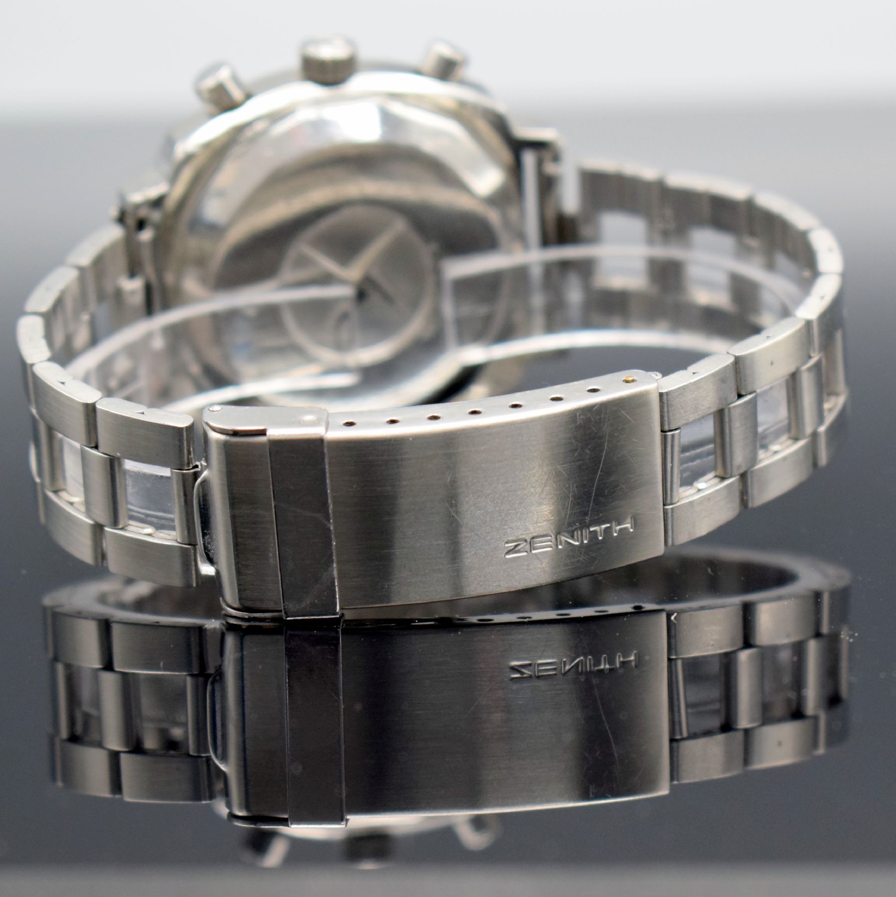 Detail e: ZENITH Super Sub Sea seltener Schaltradchronograph Referenz A3736 in Stahl, Schweiz um 1968, massives Gehäuse mit innenliegender Drehlünette über ...