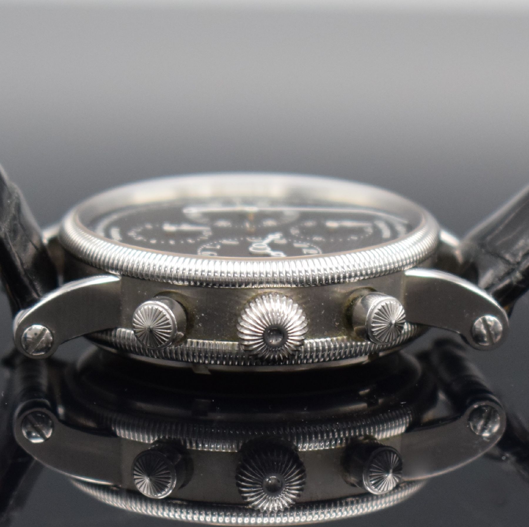 Detail c: CHRONOSWISS Kairos Armbandchronograph in Stahl Referenz CH 7523, Automatik, Schweiz/Deutschland um 1995, 3-teil. Geh. beids. vergl., geriffelte ...