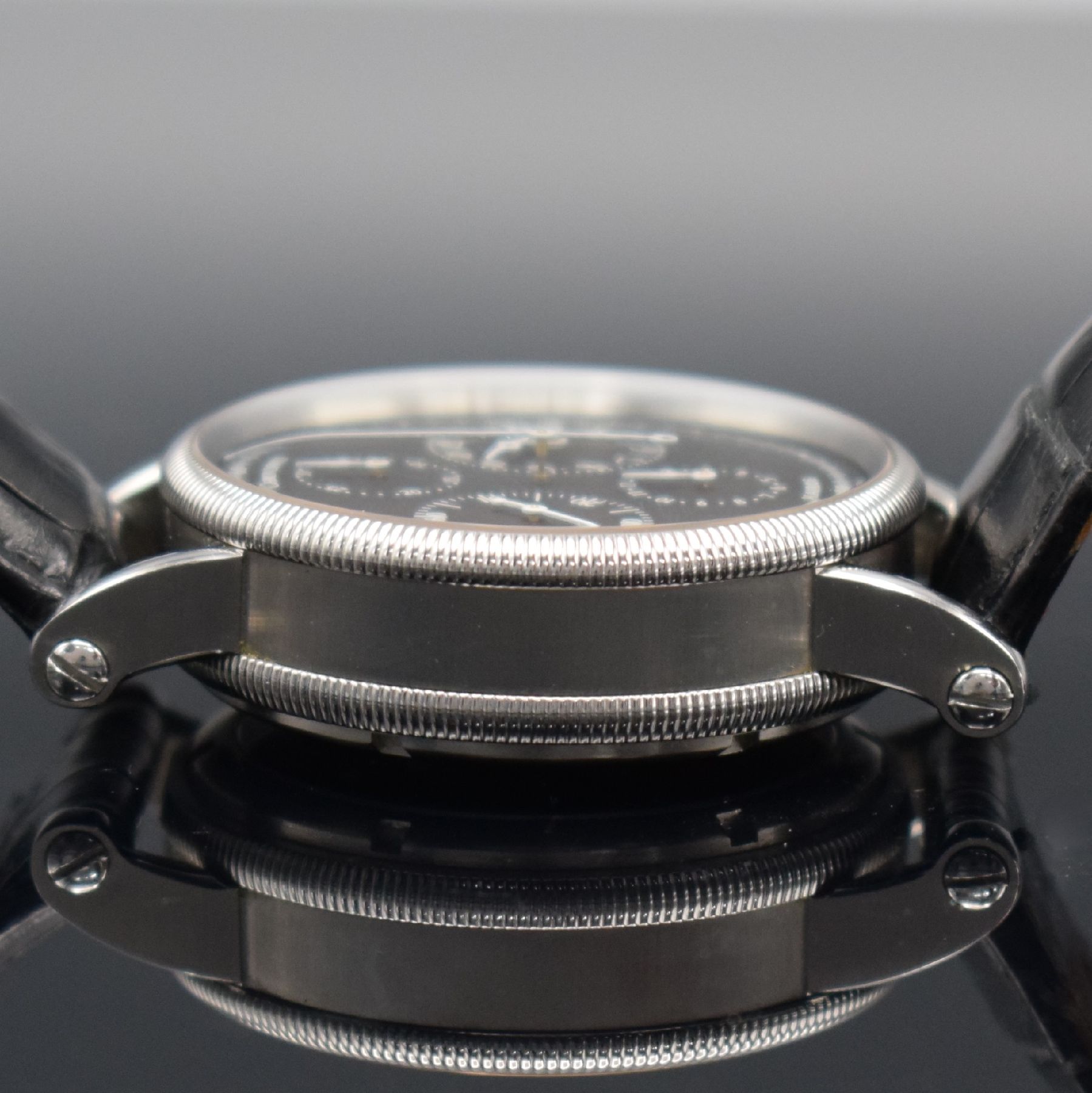Detail d: CHRONOSWISS Kairos Armbandchronograph in Stahl Referenz CH 7523, Automatik, Schweiz/Deutschland um 1995, 3-teil. Geh. beids. vergl., geriffelte ...