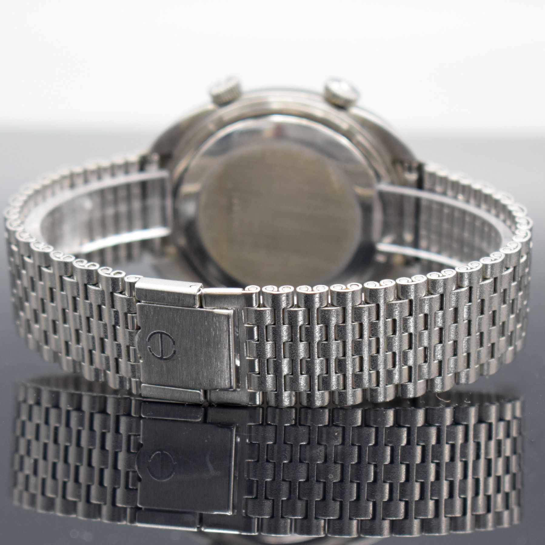 Detail d: Jaeger-LeCoultre Memovox GT Armbandwecker in Stahl, Hammerautomatik, Schweiz um 1970, Ref. E861, ovales, sat. Geh. m. verschr. Boden, NSA Stahlband, ...