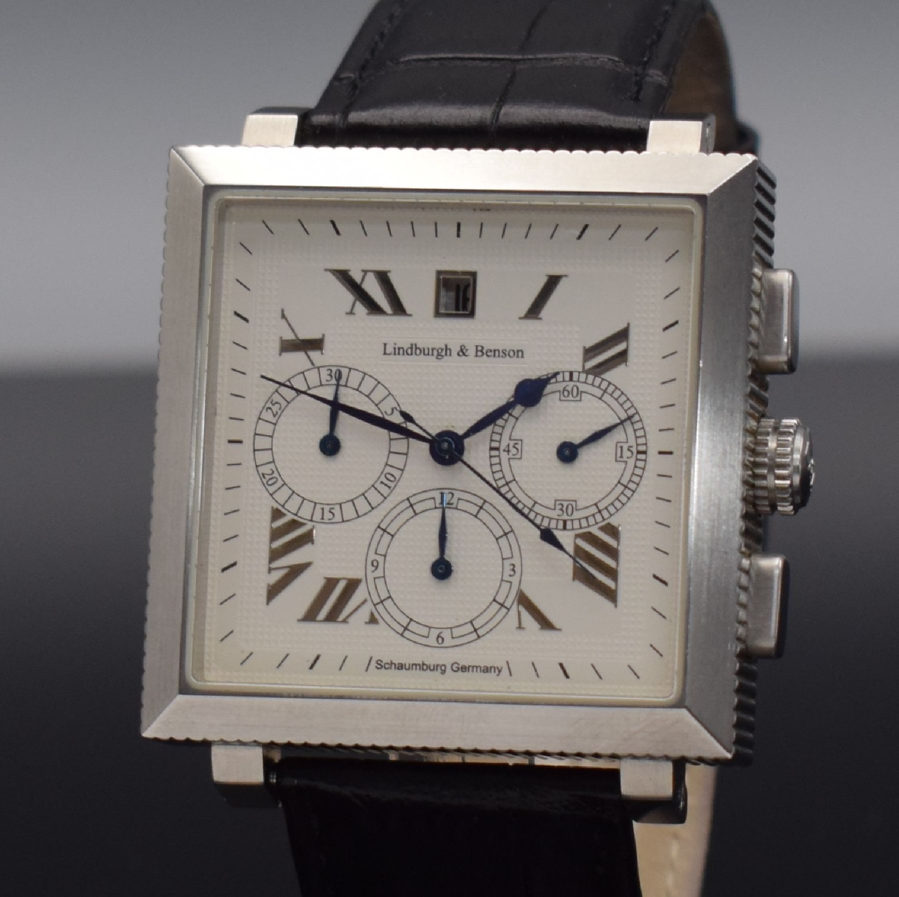 Detail b: LINDBURGH & BENSON Squarematic große Herrenarmbanduhr mit Chronograph, Deutschland um 2006, Automatik, beids. vergl. Edelstahlgeh., Boden verschr., ...