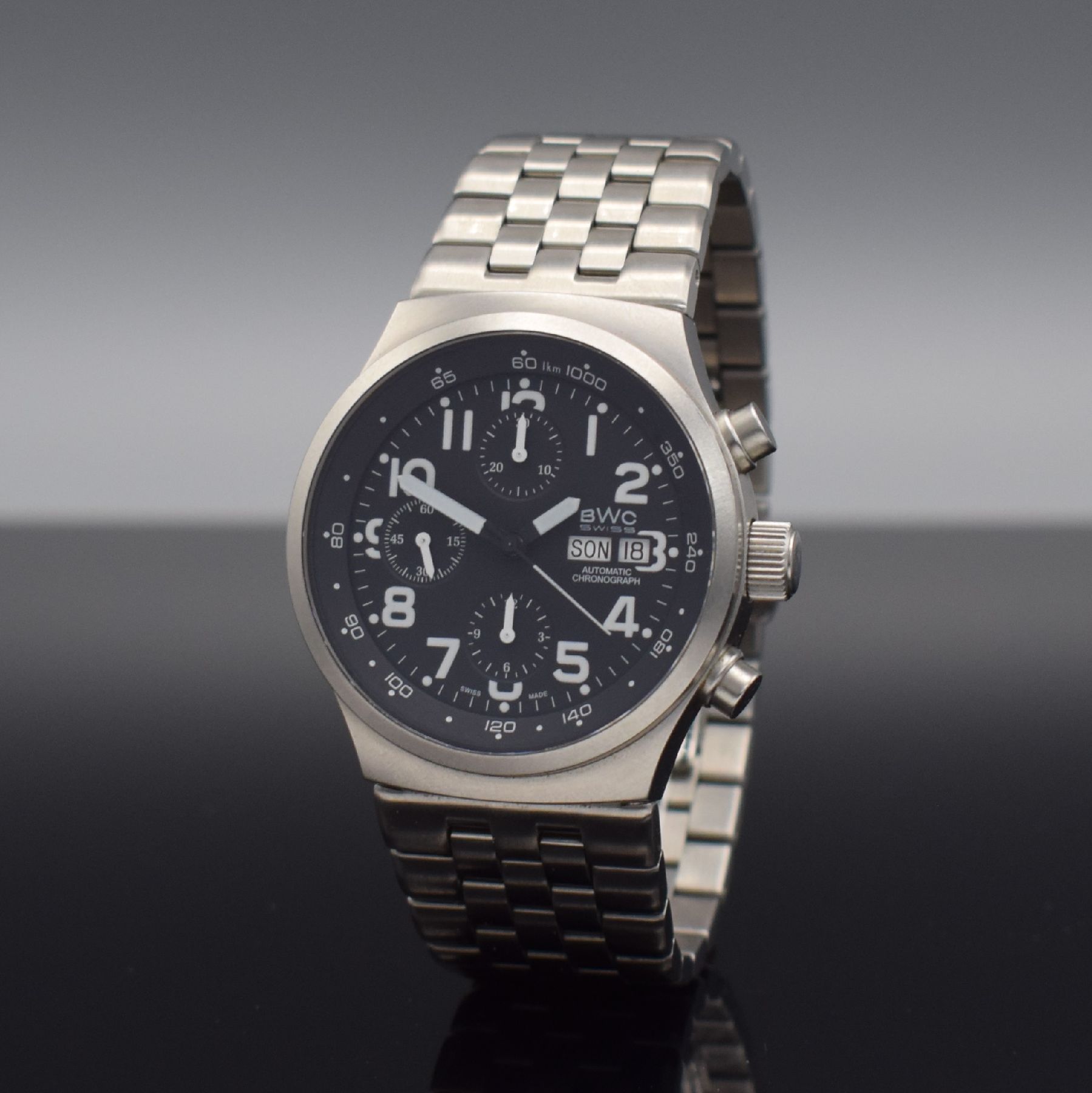 Detail b: BWC Aviator Herrenarmbanduhr mit Chronograph, Schweiz um 2009, Automatik, verschr. Edelstahlgeh., Gliederband m. dopp. Faltschl., schwarzes Zifferbl. ...