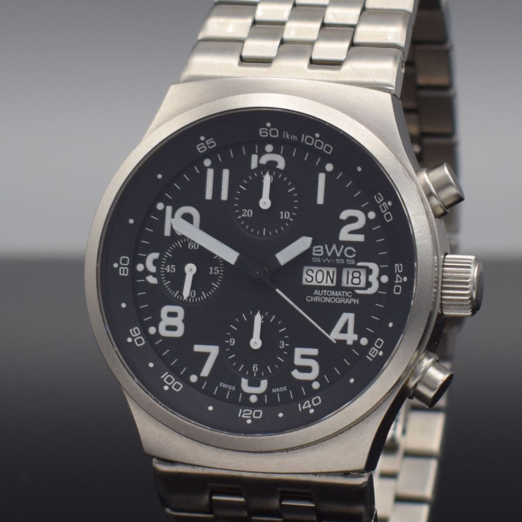 Detail c: BWC Aviator Herrenarmbanduhr mit Chronograph, Schweiz um 2009, Automatik, verschr. Edelstahlgeh., Gliederband m. dopp. Faltschl., schwarzes Zifferbl. ...