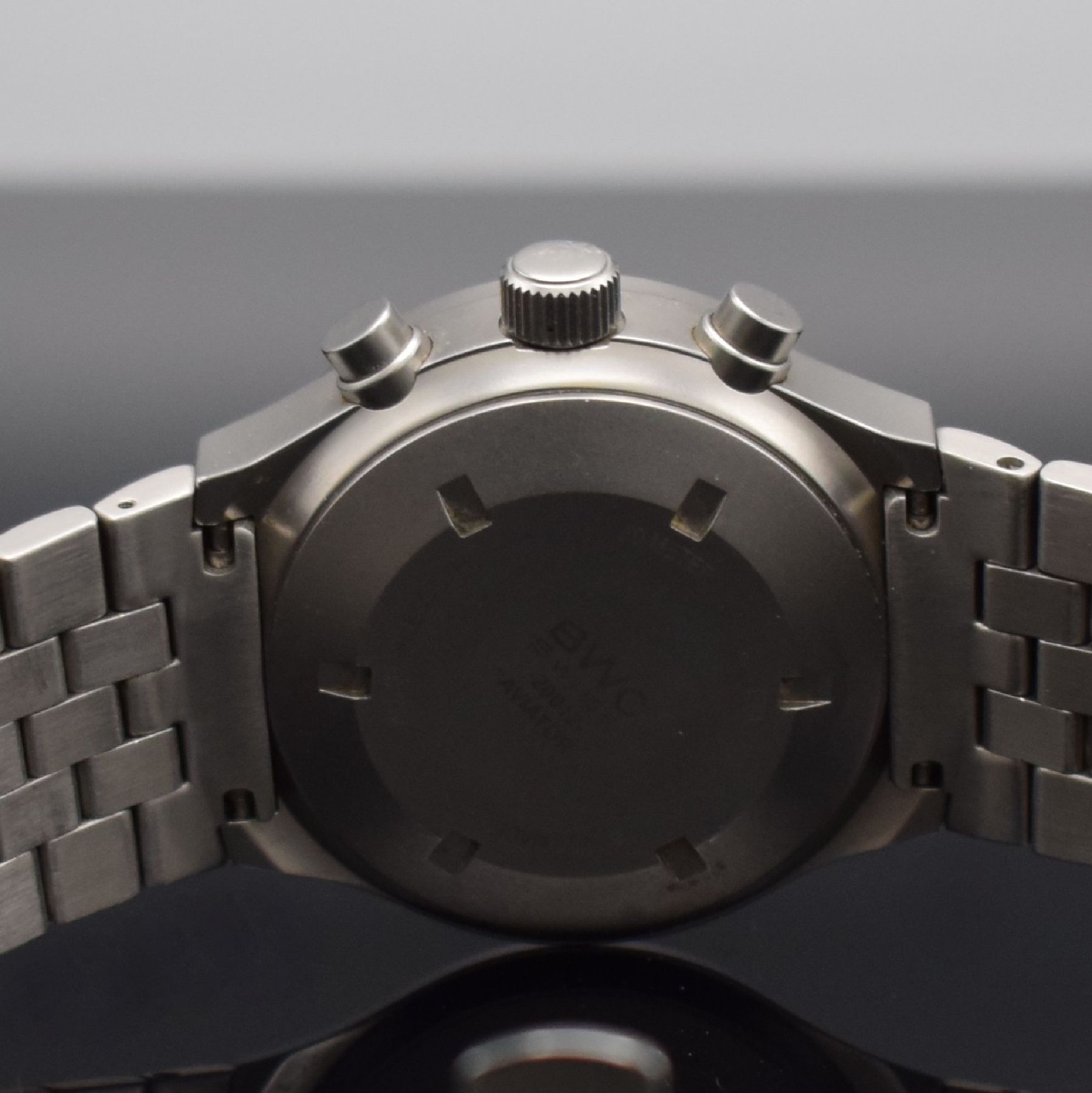 Detail d: BWC Aviator Herrenarmbanduhr mit Chronograph, Schweiz um 2009, Automatik, verschr. Edelstahlgeh., Gliederband m. dopp. Faltschl., schwarzes Zifferbl. ...
