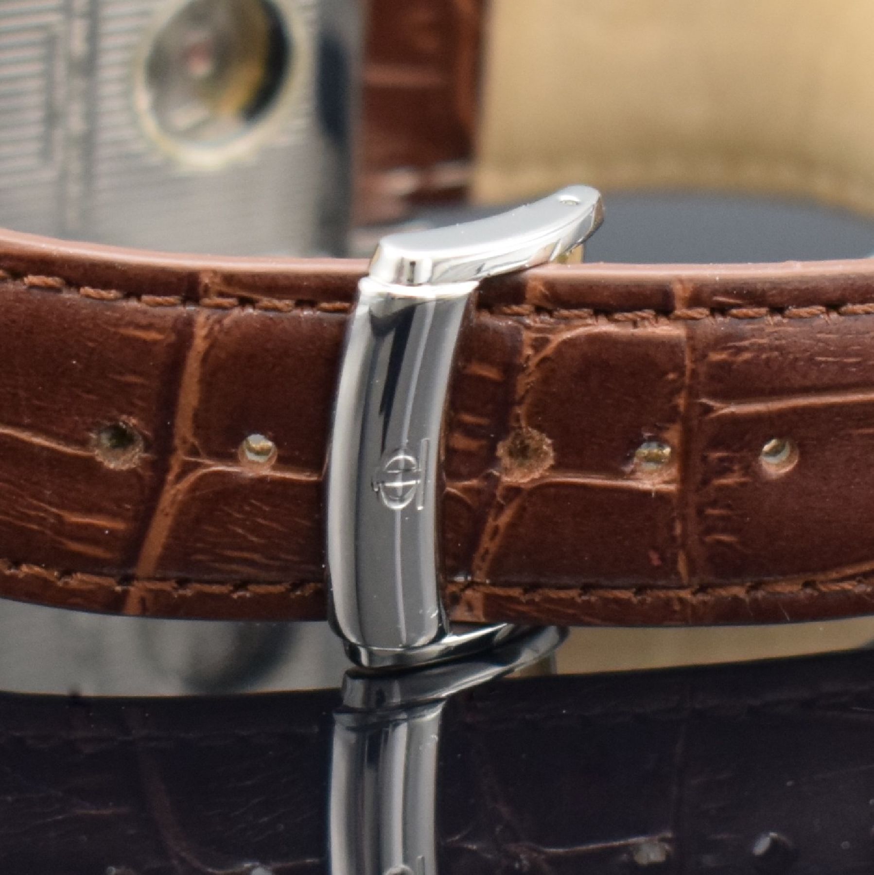 Detail d: BAUME & MERCIER Herrenarmbanduhr Hampton Classic, Schweiz um 2008, Automatik, Ref. 65597, Edelstahlgeh., Lederband m. orig. dopp. Faltschl., Boden m. ...