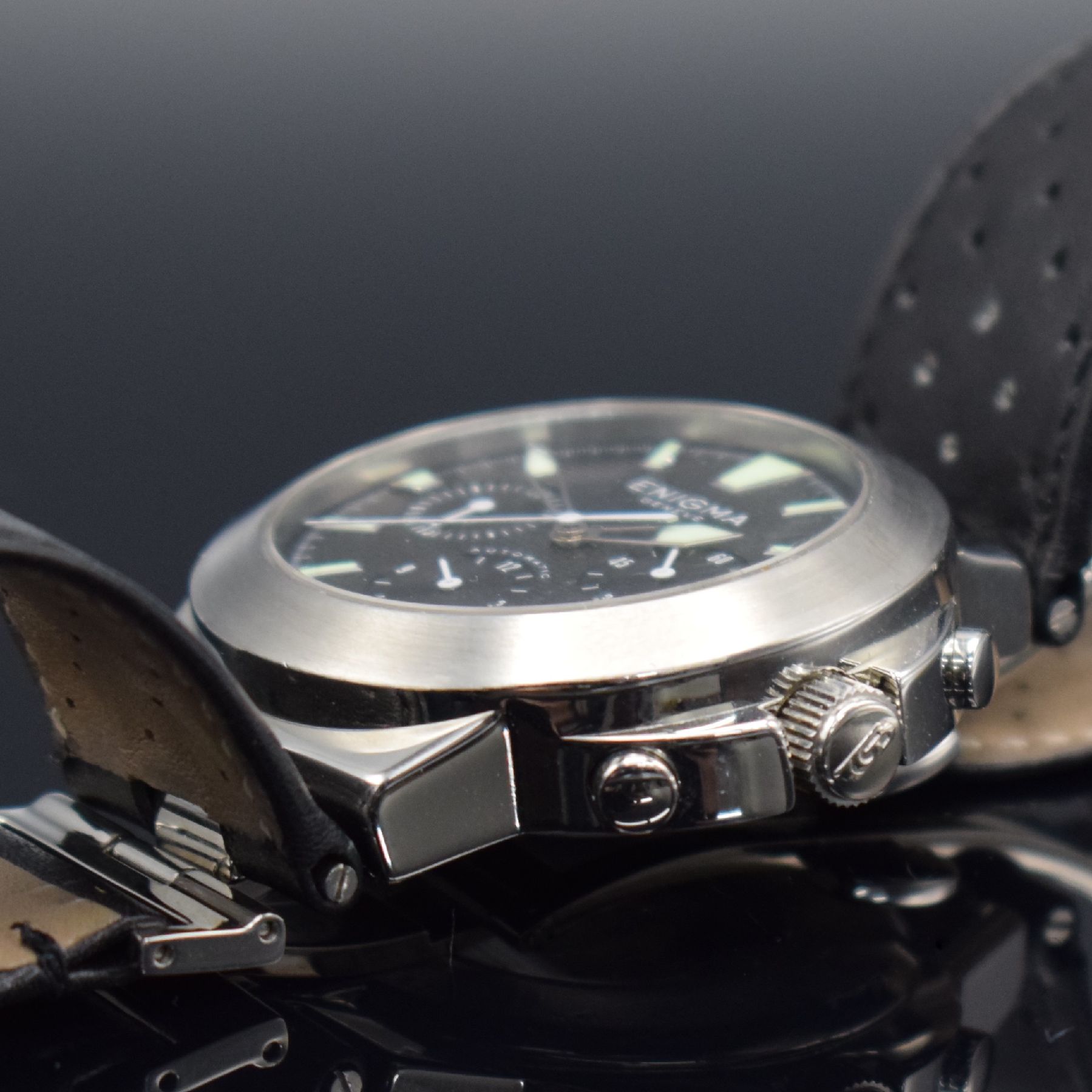 Detail d: ENIGMA by Gianni Bulgrai Armbanduhr mit Chronograph, Schweiz um 2000, Automatik, beids. vergl. & verschr. Geh. in Edelstahl, orig. Lederband m. orig. ...