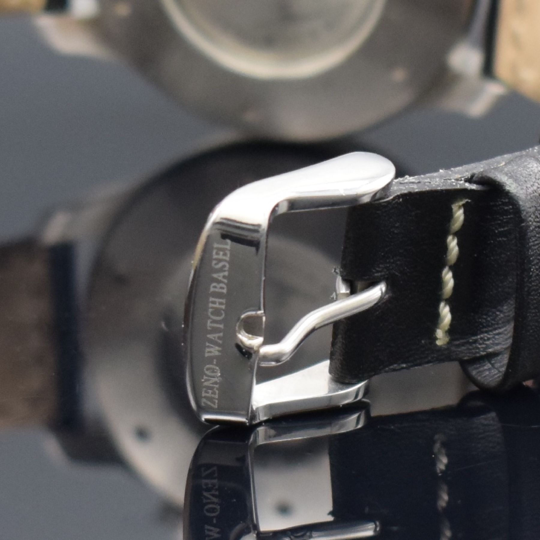 Detail d: ZENO WATCH BASEL Armbandchronograph, Schweiz um 2005, Automatik, Ref. 9557, beids. vergl. Edelstahlgeh., Boden geschr., Lederband m. orig. Dornschl., ...