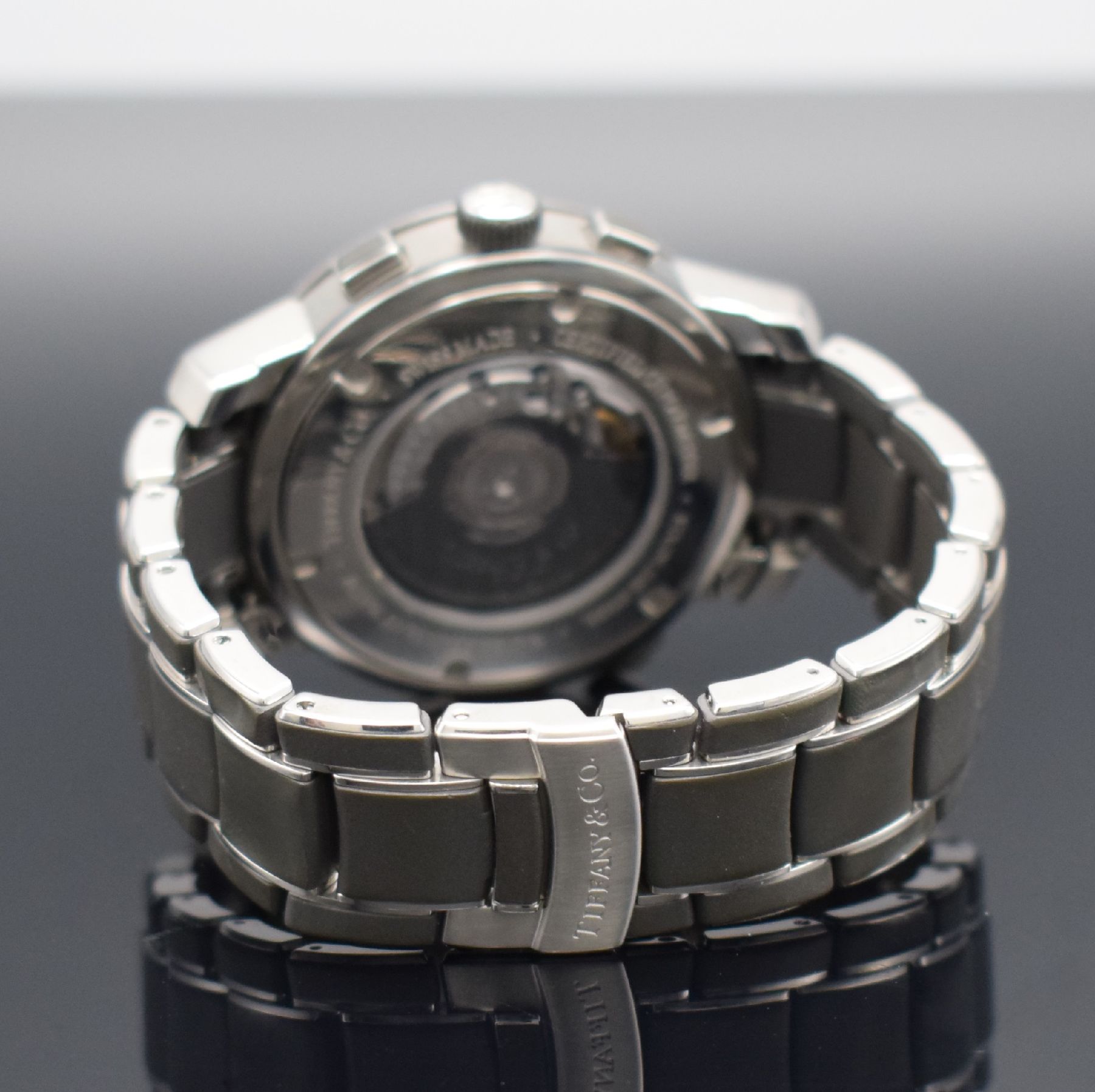 Detail d: TIFFANY & CO. Armbandchronograph, Schweiz um 2008, Automatik, Chronometer in Edelstahl & Kautschuk inkl. Gliederband m. Faltschl., beids. vergl., ...