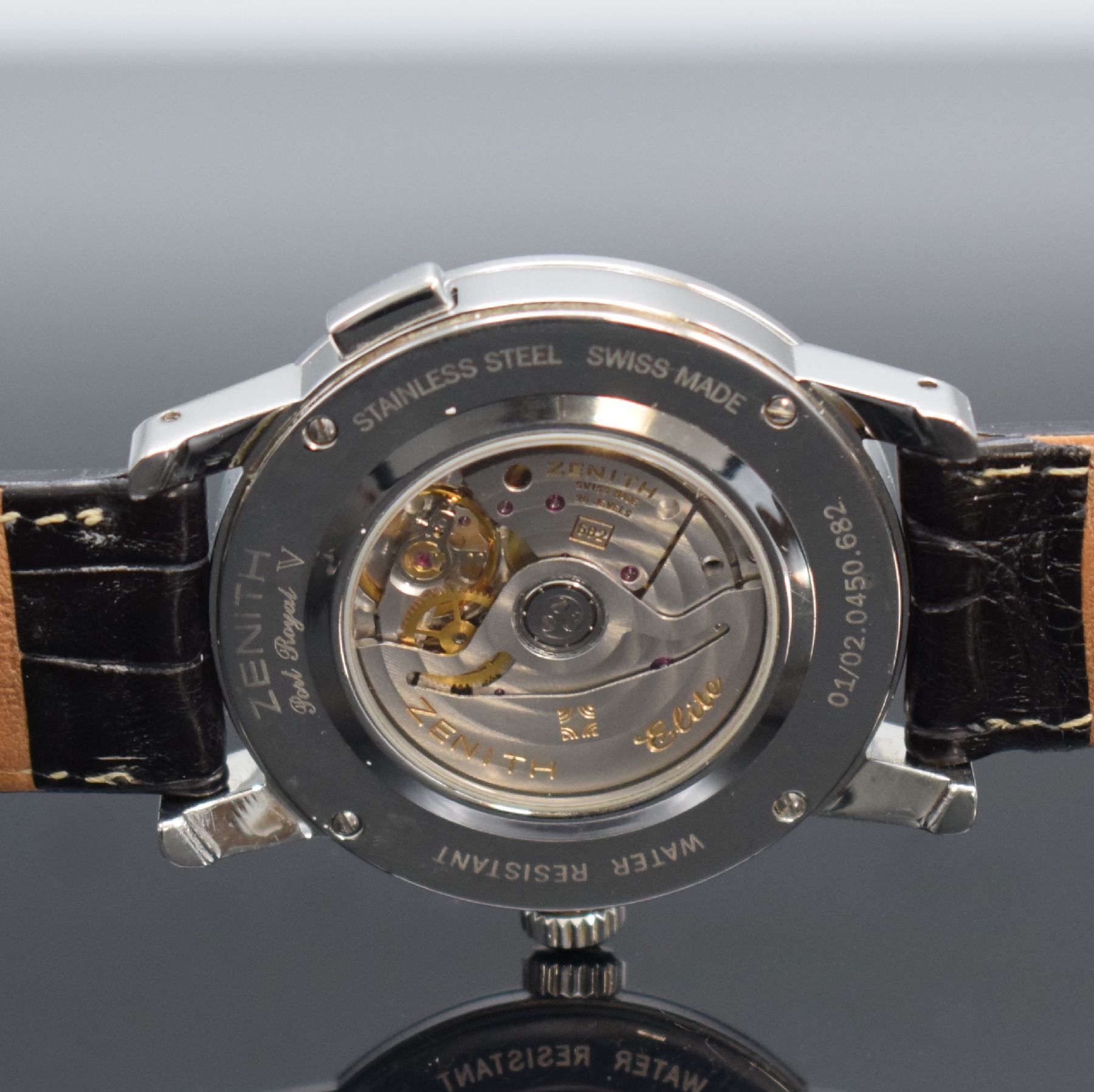 Detail f: ZENITH Elite Port Royal V Herrenarmbanduhr mit 2er Zeitzone, Schweiz um 2005, Automatik, Ref. 01/02.0450.682, beids. vergl. Edelstahlgeh., Boden ...
