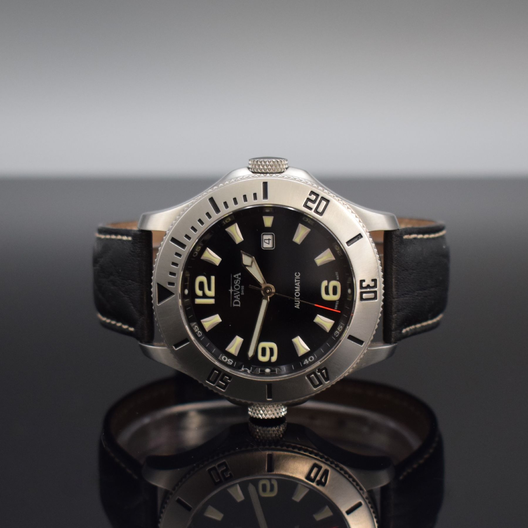 DAVOSA Outback große Herrenarmbanduhr, Schweiz um 2004, Automatic, Edelstahlgeh., Boden geschr., drehb. Lünette m. 60er Teilung, schwarzes ...