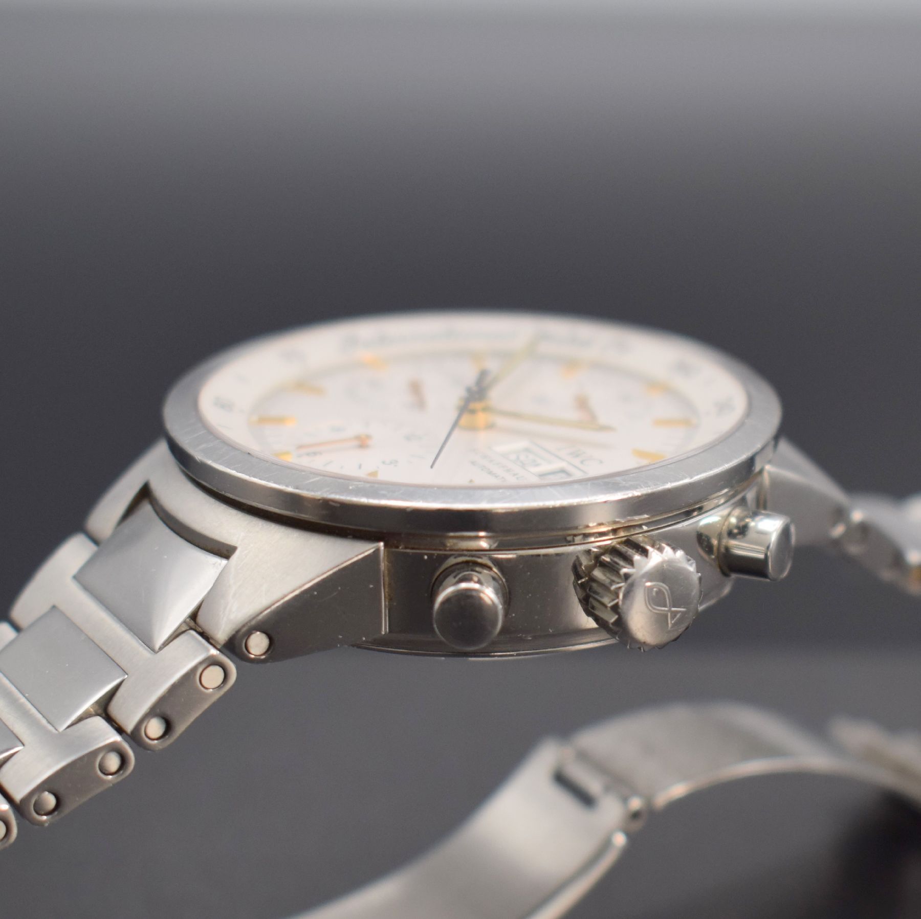 Detail e: IWC GST Herrenarmbanduhr mit Chronograph Referenz 3707, Schweiz um 1999, Automatik, verschr. Edelstahlgeh., orig. Gliederband m. Faltschl., silb. ...