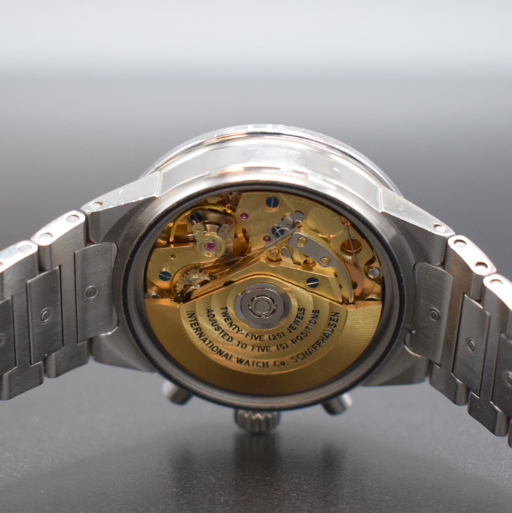 Detail h: IWC GST Herrenarmbanduhr mit Chronograph Referenz 3707, Schweiz um 1999, Automatik, verschr. Edelstahlgeh., orig. Gliederband m. Faltschl., silb. ...