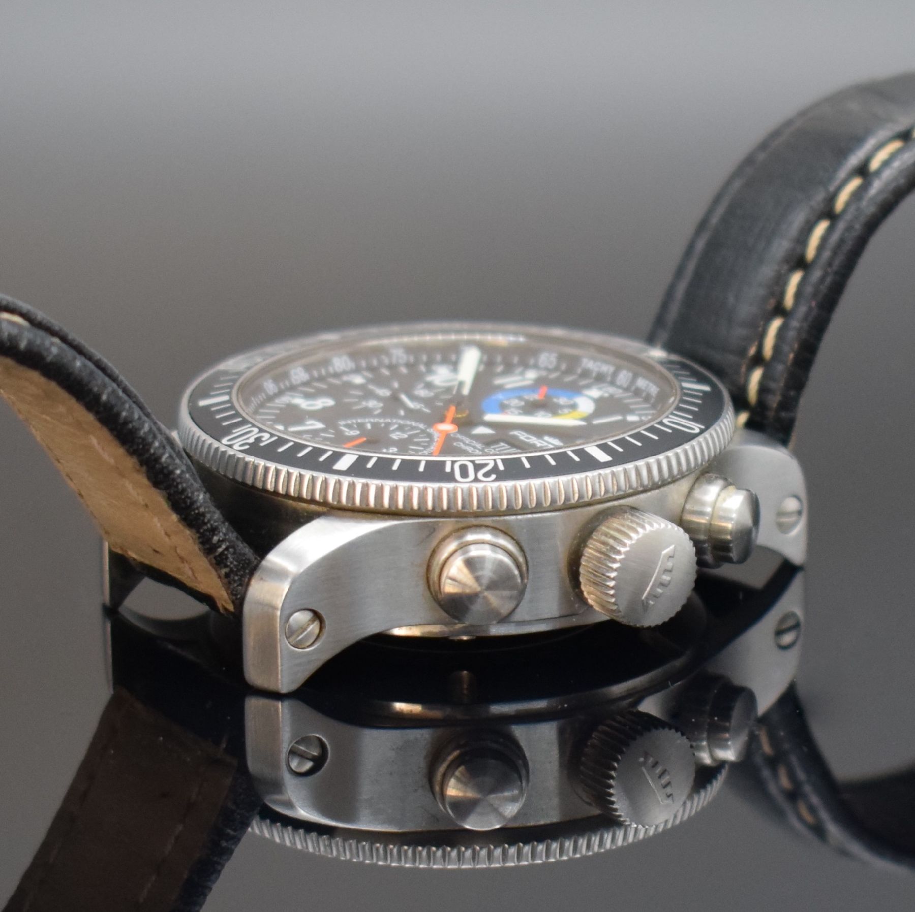 Detail e: FORTIS B-42 International Space Station Limited Edition Herrenarmbanduhr mit Chronograph, Schweiz um 2005, Automatik, Ref. 638.10.141, verschr. ...
