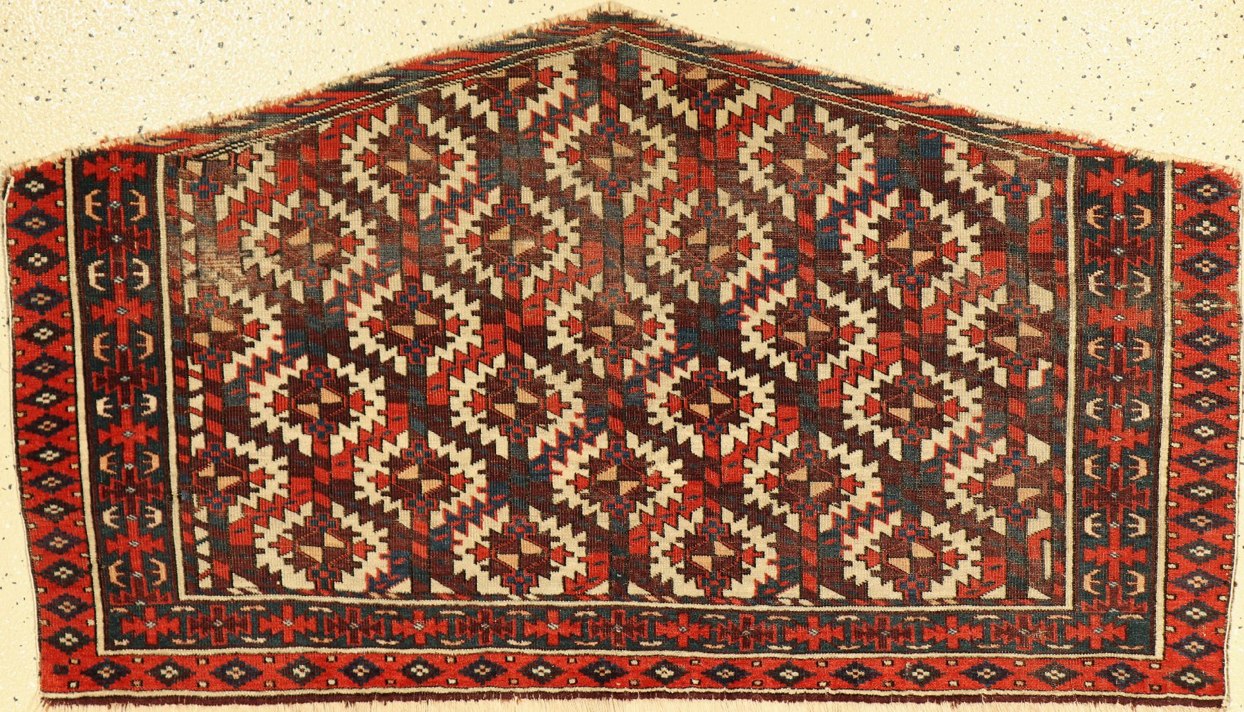Asmalik antik, Turkmenistan, um 1850, Wolleauf Wolle, ca. 124 x 70 cm, (asym. Knoten ), EHZ: 4