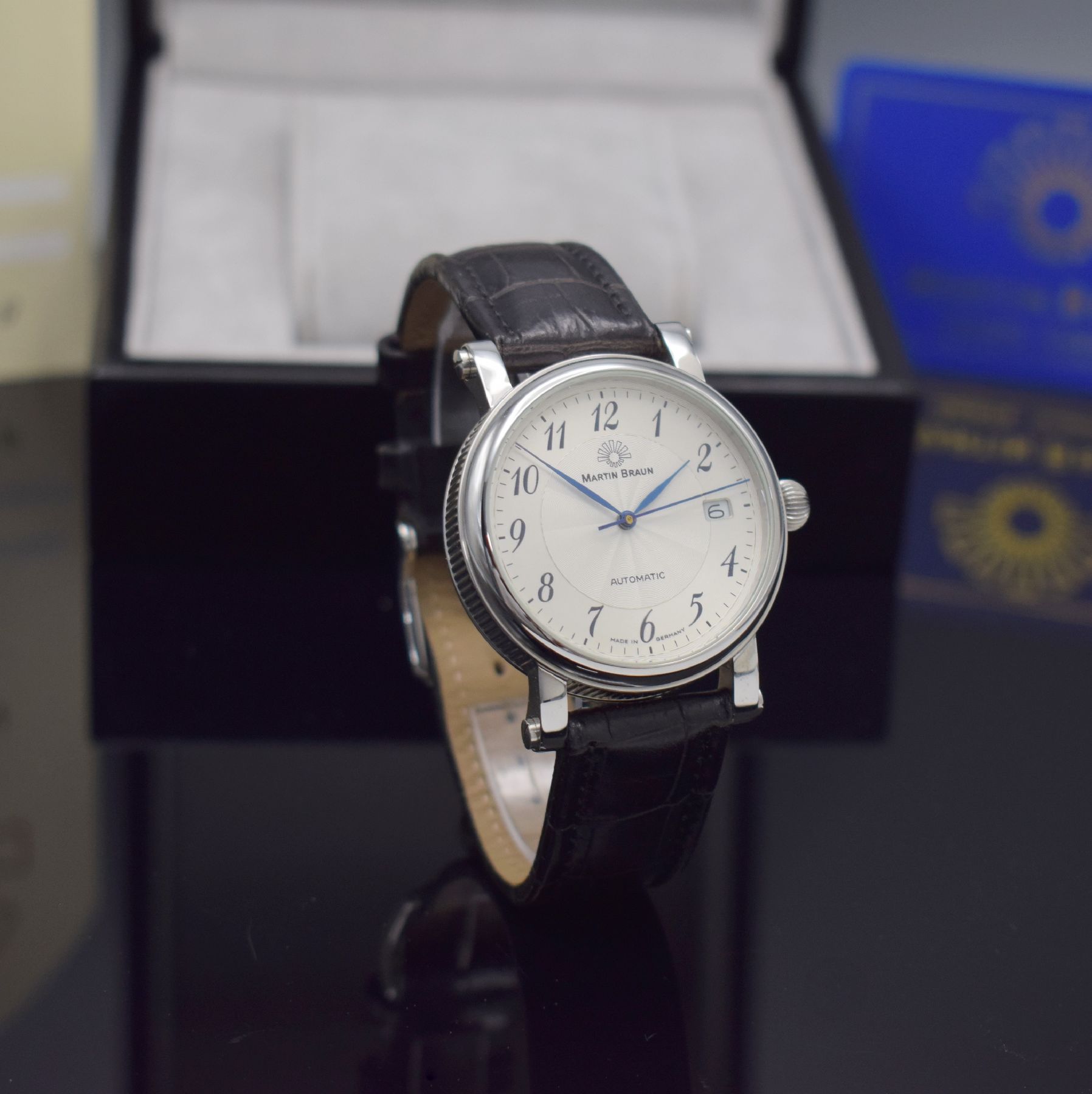 Detail d: MARTIN BRAUN seltene Armbanduhr Teutonia S, Automatik, Deutschland um 2006, 3-teil. Edelstahlgeh. inkl. orig. Lederband m. orig. Dornschl., beids. ...