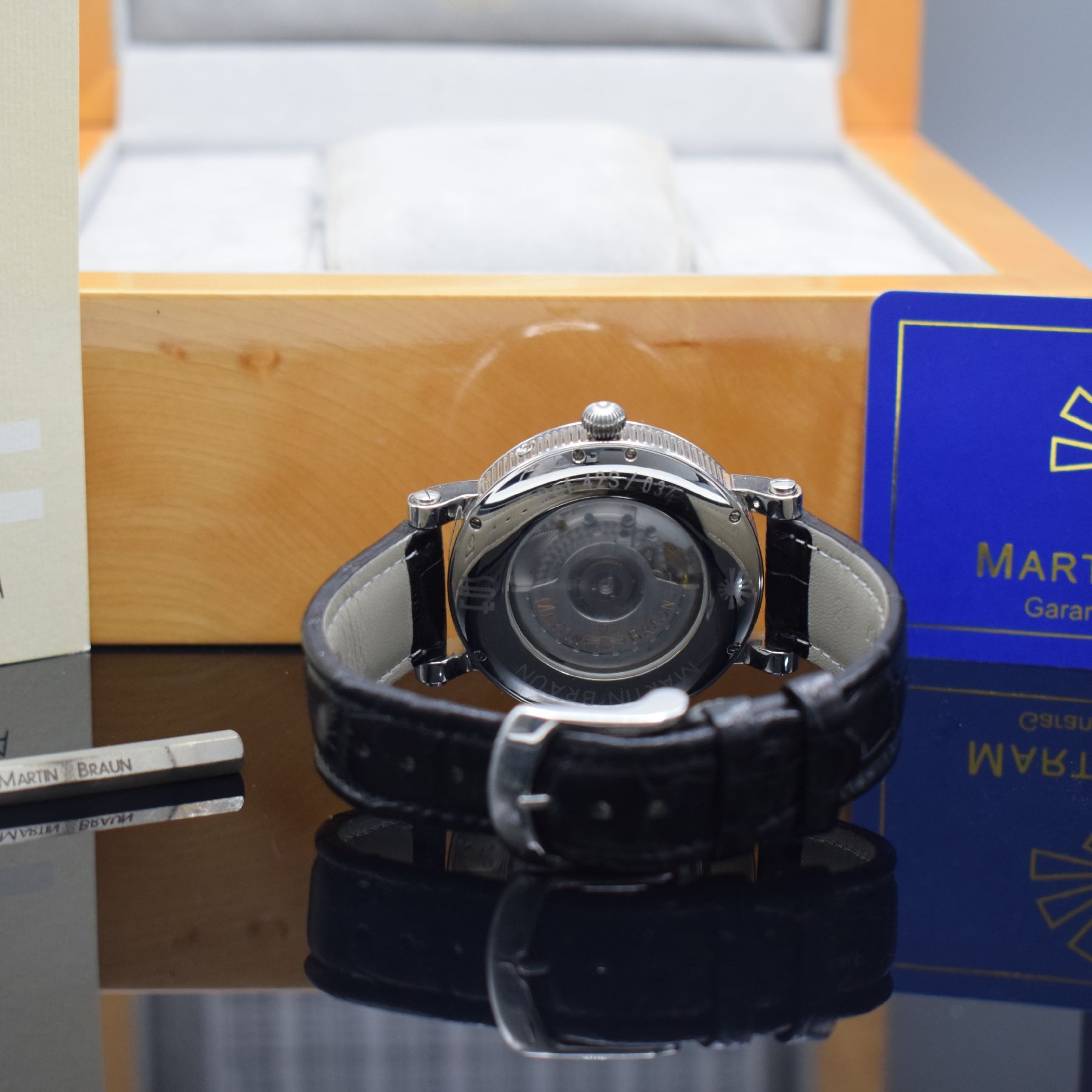 Detail h: MARTIN BRAUN Herrenarmbanduhr EOS, Automatik, Ref. 42S, Edelstahlgeh. inkl. orig. Lederband m. orig. Dornschl., beids. vergl., Boden 7-fach verschr., ...