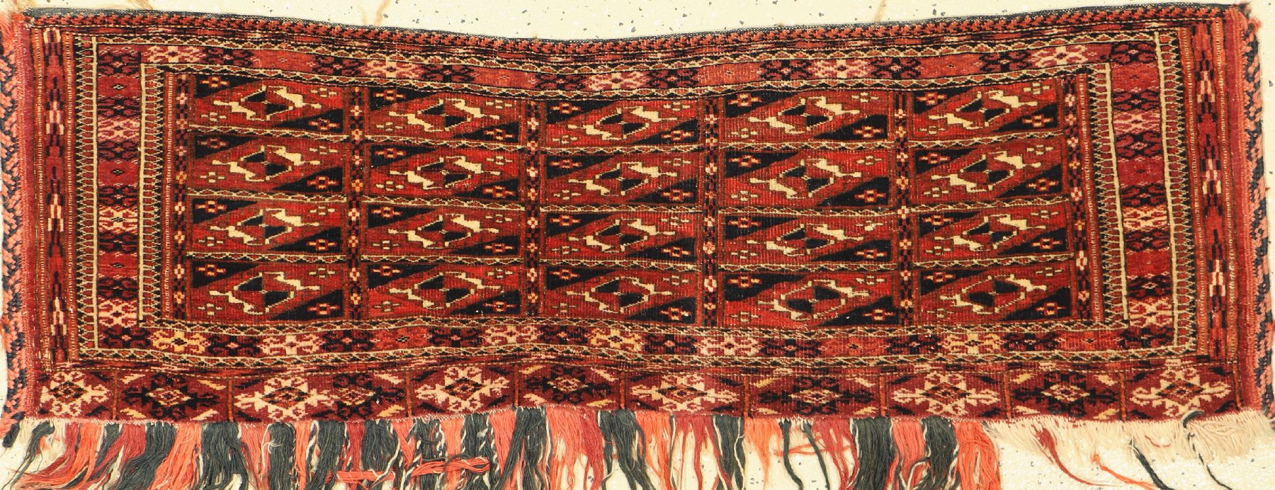 Tekke Torba antik, Turkmenistan, Ende 19.Jhd, Wolle auf Wolle, ca. 113 x 37 cm, EHZ:3