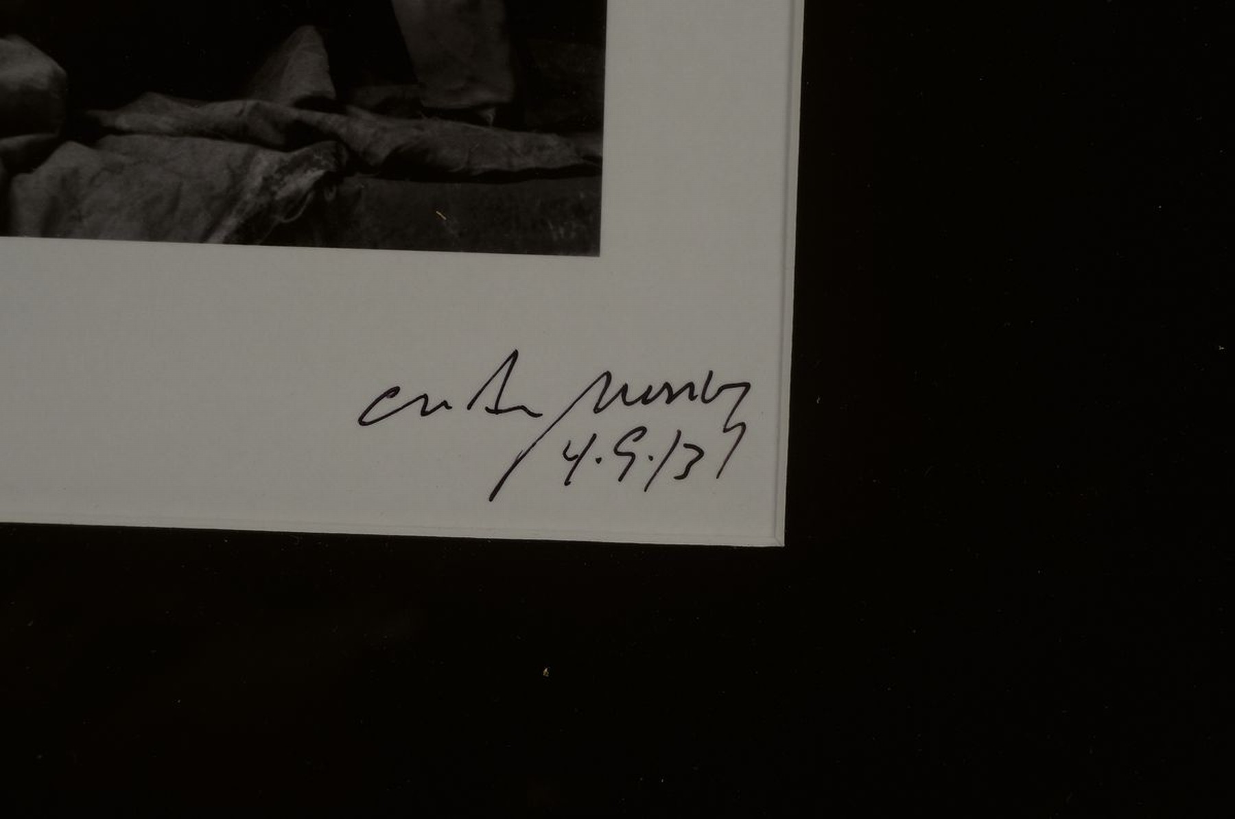 Detail a: Craig Morey, geb. 1952 Fort Wayne/USA, Aktfotografie, handsigniert,rückseitig mit Zertifikat, PP., unter Glas, Rahmen, ca. 46.5 x 36.5 cm, dat.