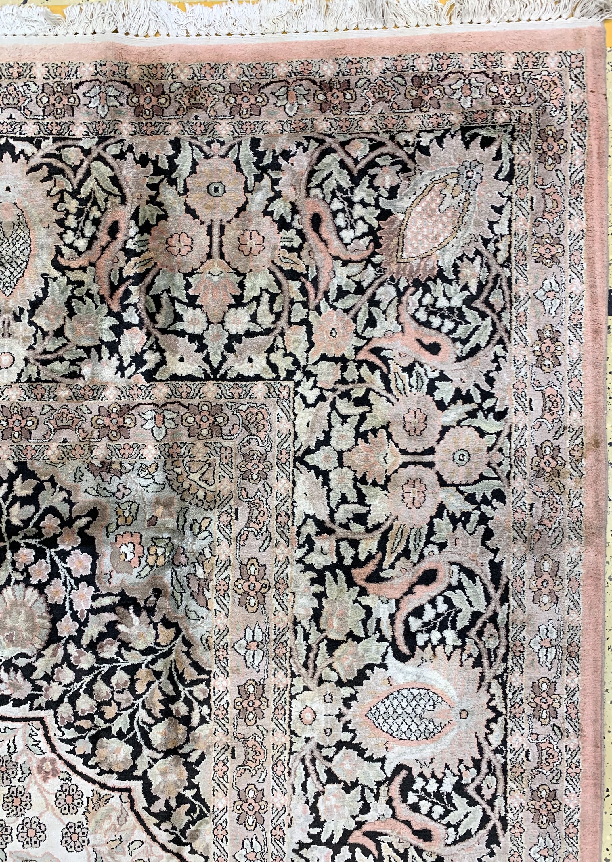 Detail f: Kaschmir Seide Palastteppich, Indien, um 1960, Flor Seidig, ca. 550 x 370 cm, EHZ: 3 (verblaßt)