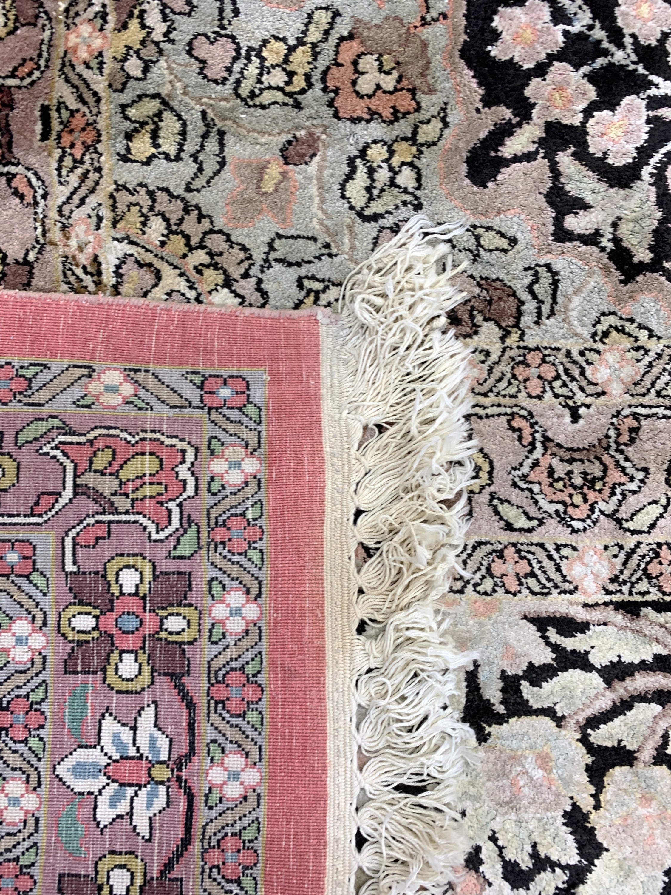 Detail g: Kaschmir Seide Palastteppich, Indien, um 1960, Flor Seidig, ca. 550 x 370 cm, EHZ: 3 (verblaßt)