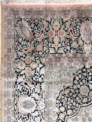 26188076e - Kaschmir Seide Palastteppich, Indien, um 1960, Flor Seidig, ca. 550 x 370 cm, EHZ: 3 ...