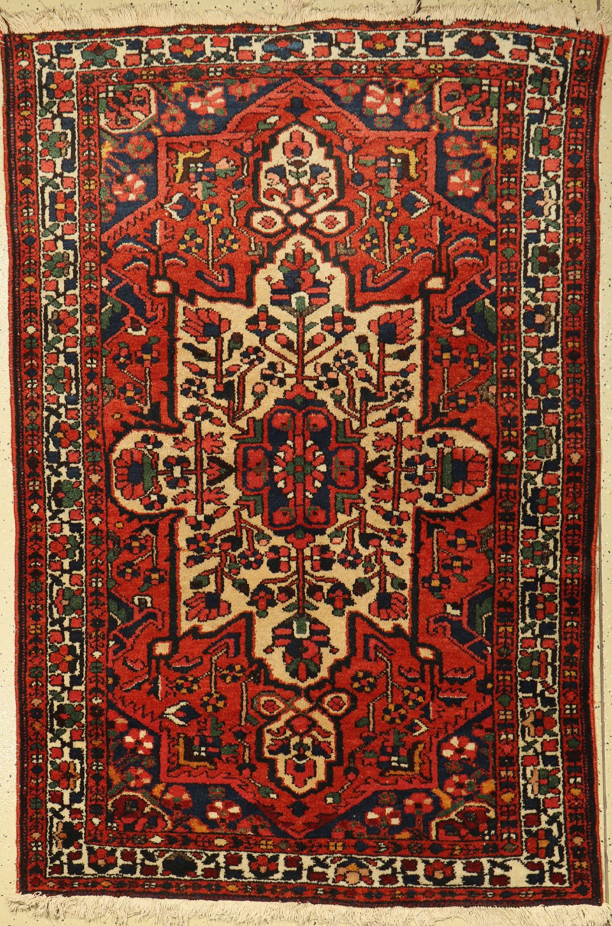Bachtiar alt, Persien, um 1950, Wolle auf Baumwolle, ca. 198 x 132 cm, EHZ: 3