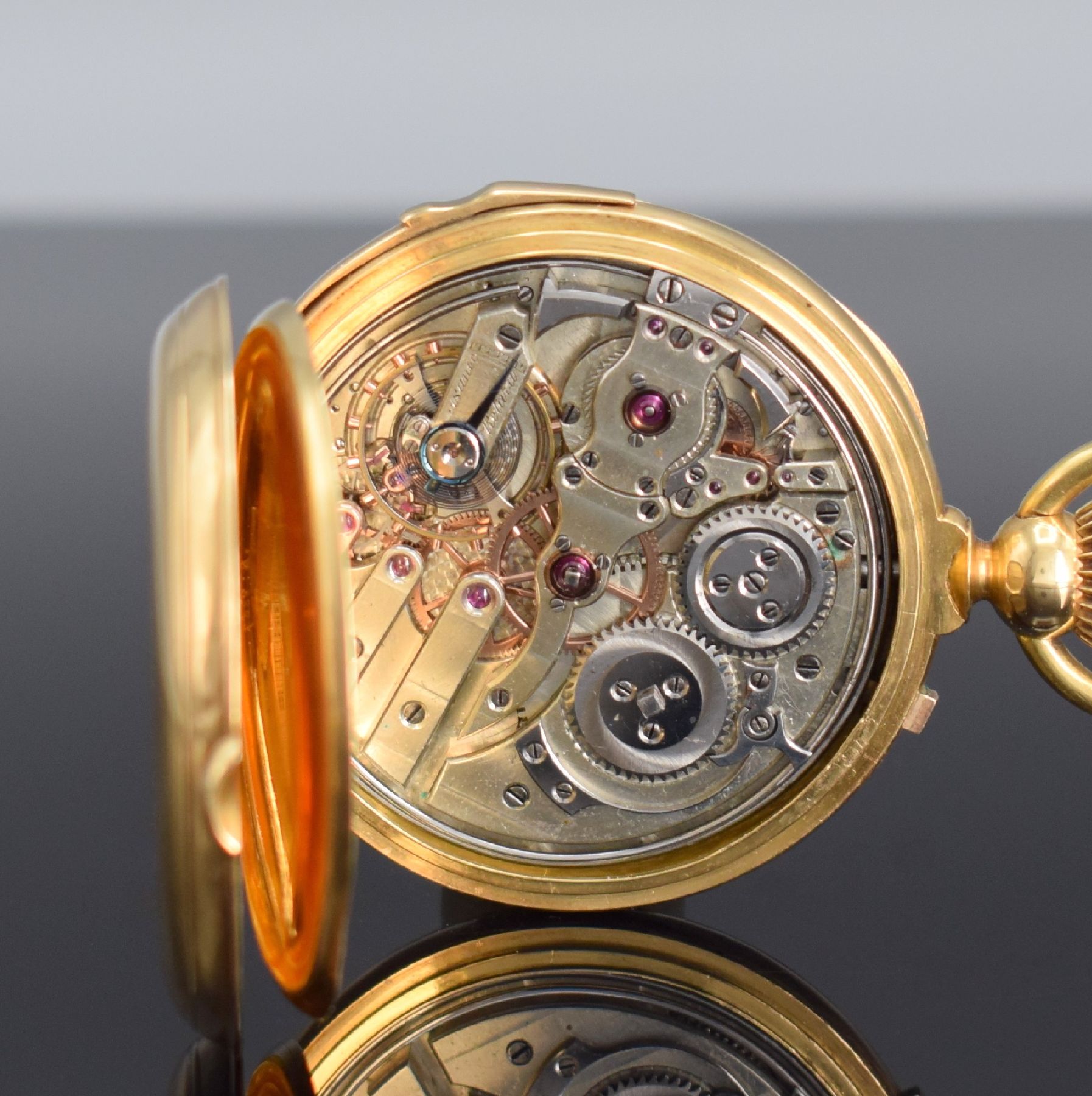Detail f: Feine offene Taschenuhr m. 1/4 Stunden- Repetition in GG 750/000, Schweiz um 1880, 2-Deckel Goldgeh. m. a-goutte Schlüssen dell., Rückdeckel mit ...
