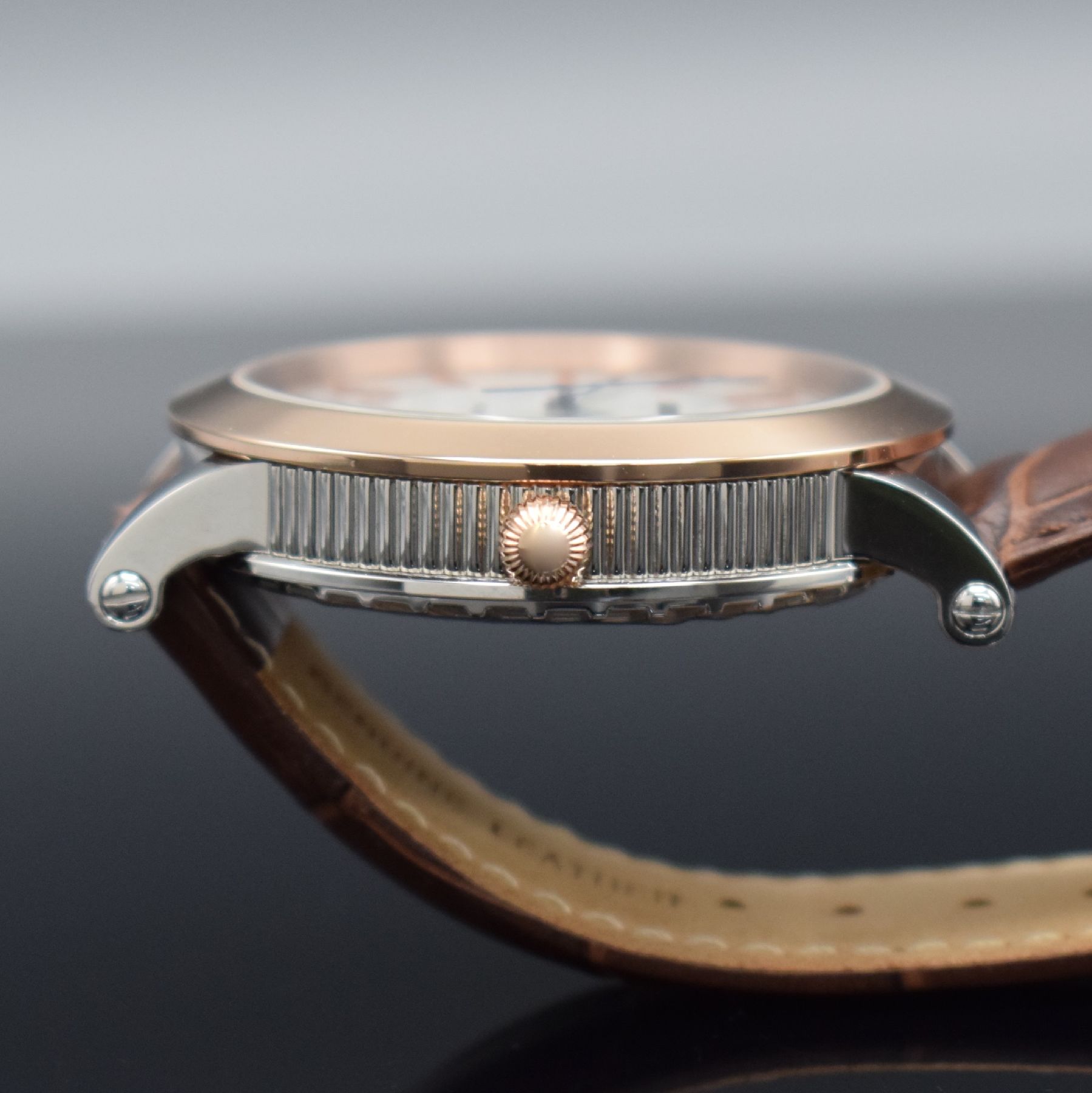 Detail e: MERCURY Herrenarmbanduhr Ref. ME305-SRL-1, Schweiz verk. lt. beil. Garantiekarte 01/2021, Edelstahlgeh. teils verg., Boden geschr., orig. Lederband ...