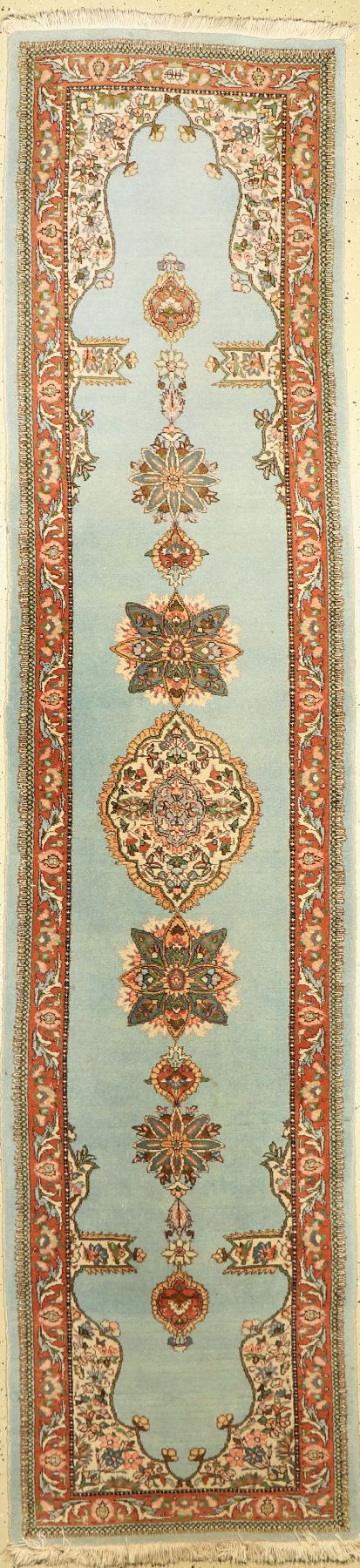 Täbriz Tabatabai, Persien, ca. 60 Jahre, Wolle auf Baumwolle, ca. 320 x 75 cm, EHZ: 2-3