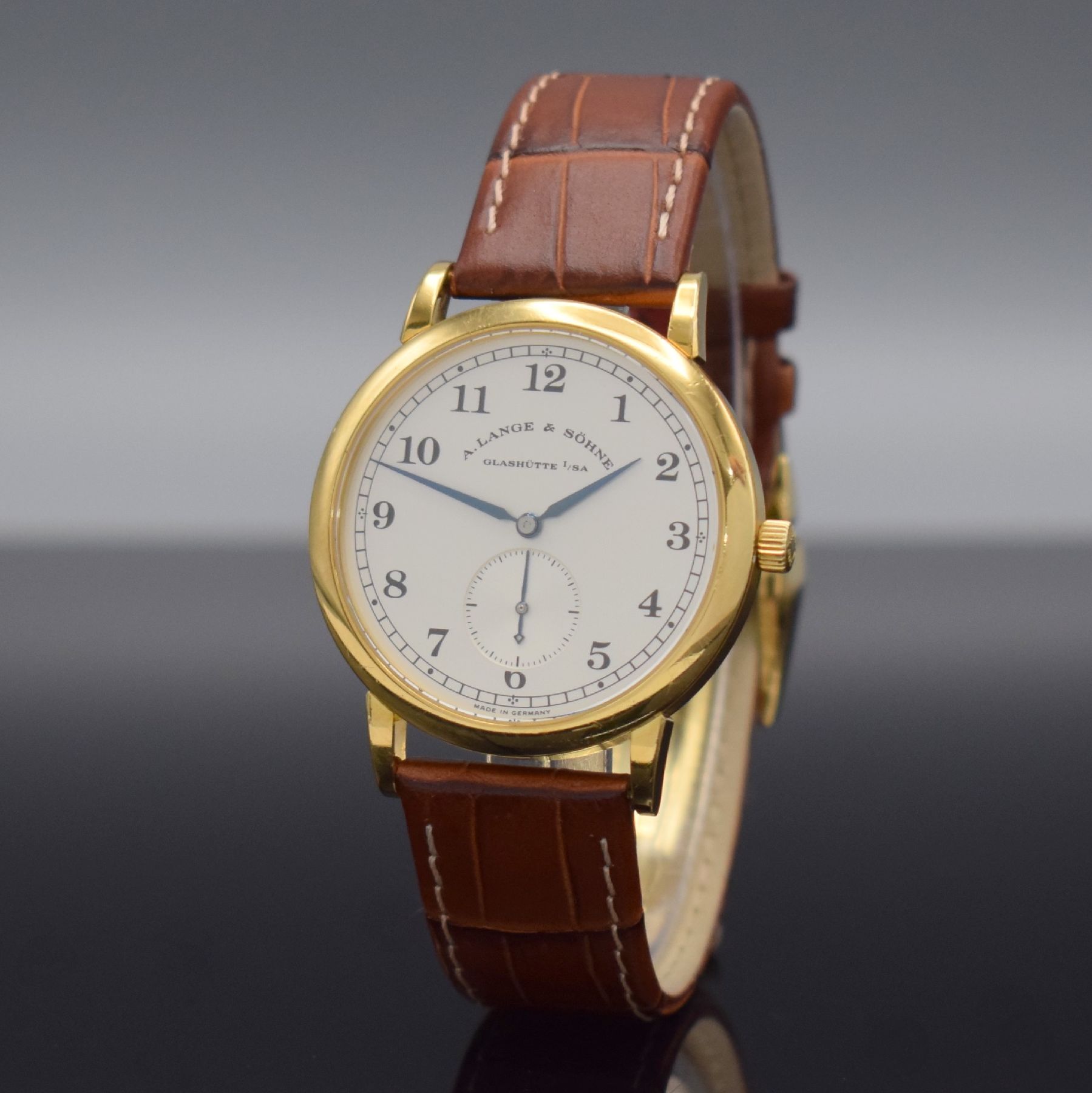Detail b: A. LANGE & SÖHNE 1815 Herrenarmbanduhr in GG 750/000 Ref. 206.021, Deutschland um 2000, Handaufzug, beids. vergl. Geh., Boden 6-fach verschr., ...