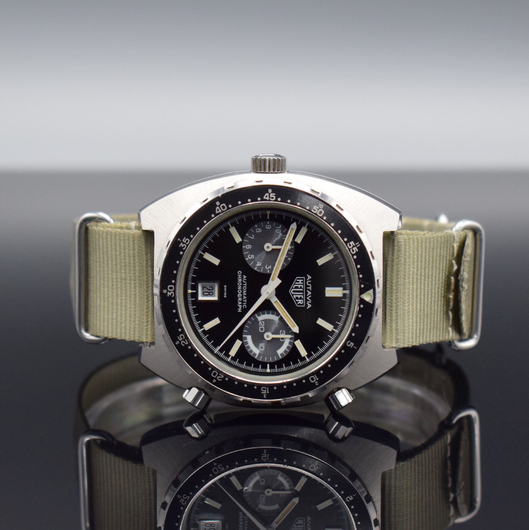 HEUER Autavia Herrenarmbanduhr in Edelstahl mit Chronograph Ref.-Nr. 11063V, Schweiz um 1980, Automatik, massives Gehäuse, Boden geschr., eins. ...