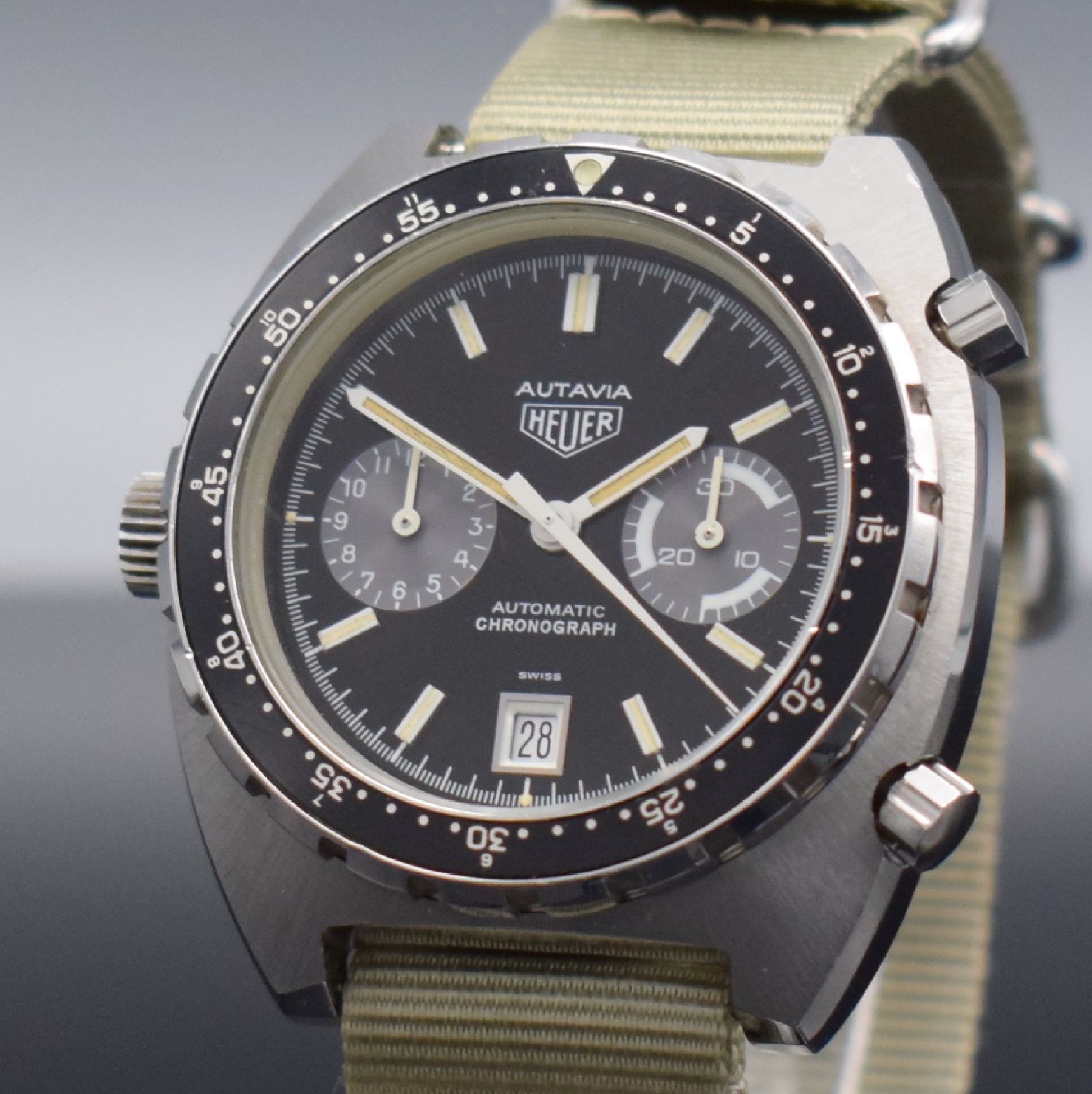 Detail c: HEUER Autavia Herrenarmbanduhr in Edelstahl mit Chronograph Ref.-Nr. 11063V, Schweiz um 1980, Automatik, massives Gehäuse, Boden geschr., eins. ...